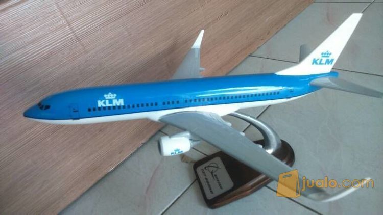 Miniatur PESAWAT KLM 38 CM