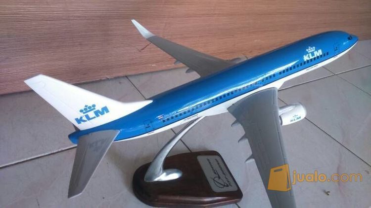 Miniatur PESAWAT KLM 38 CM