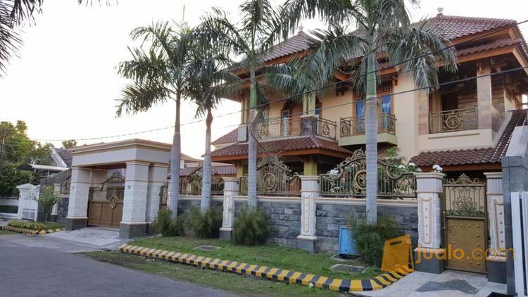 Rumah Dijual Ada Kolam Renang Di Surabaya