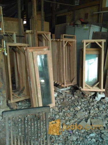 kusen pintu  murah  bahan dari kayu bongkaran rumah Depok  