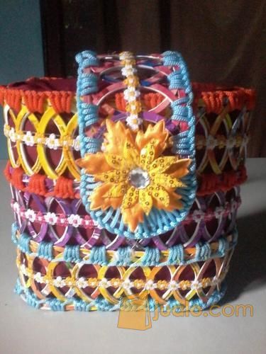 tas unyu dari bahan cup plastik