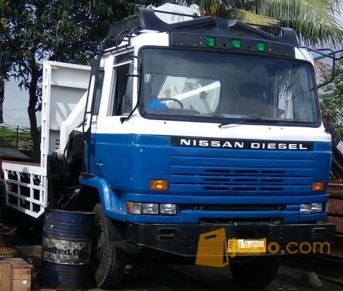 Dijual NISSAN  DIESEL  TRUCK CRANE kapasitas 15 Ton 