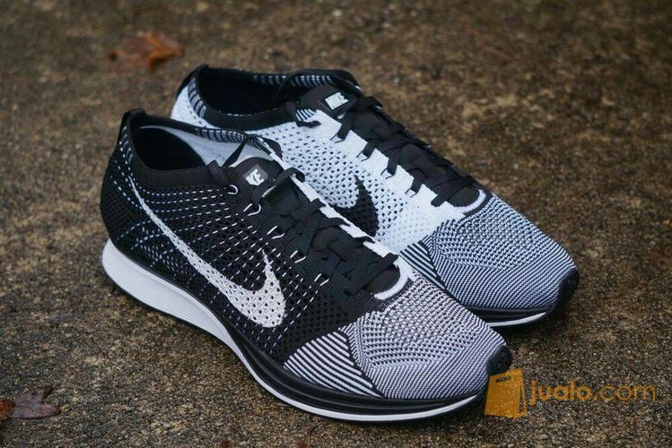 flyknit racer black white