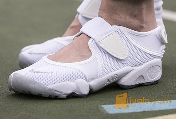 nike air rift white