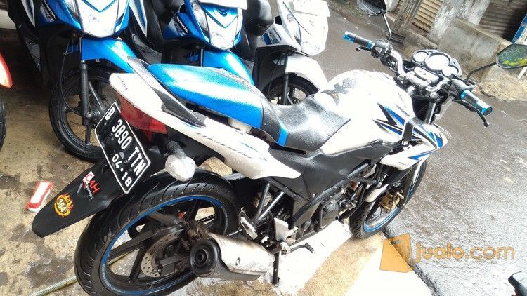 Honda cb 150 r tahun 2013 warna putih biru | Jakarta Timur | Jualo