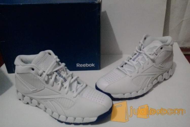 sepatu basket reebok original
