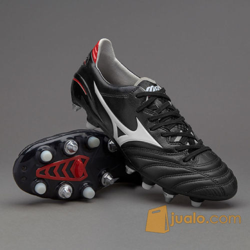 sepatu bola mizuno