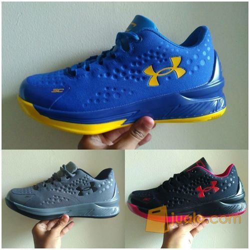 sepatu basket under armour