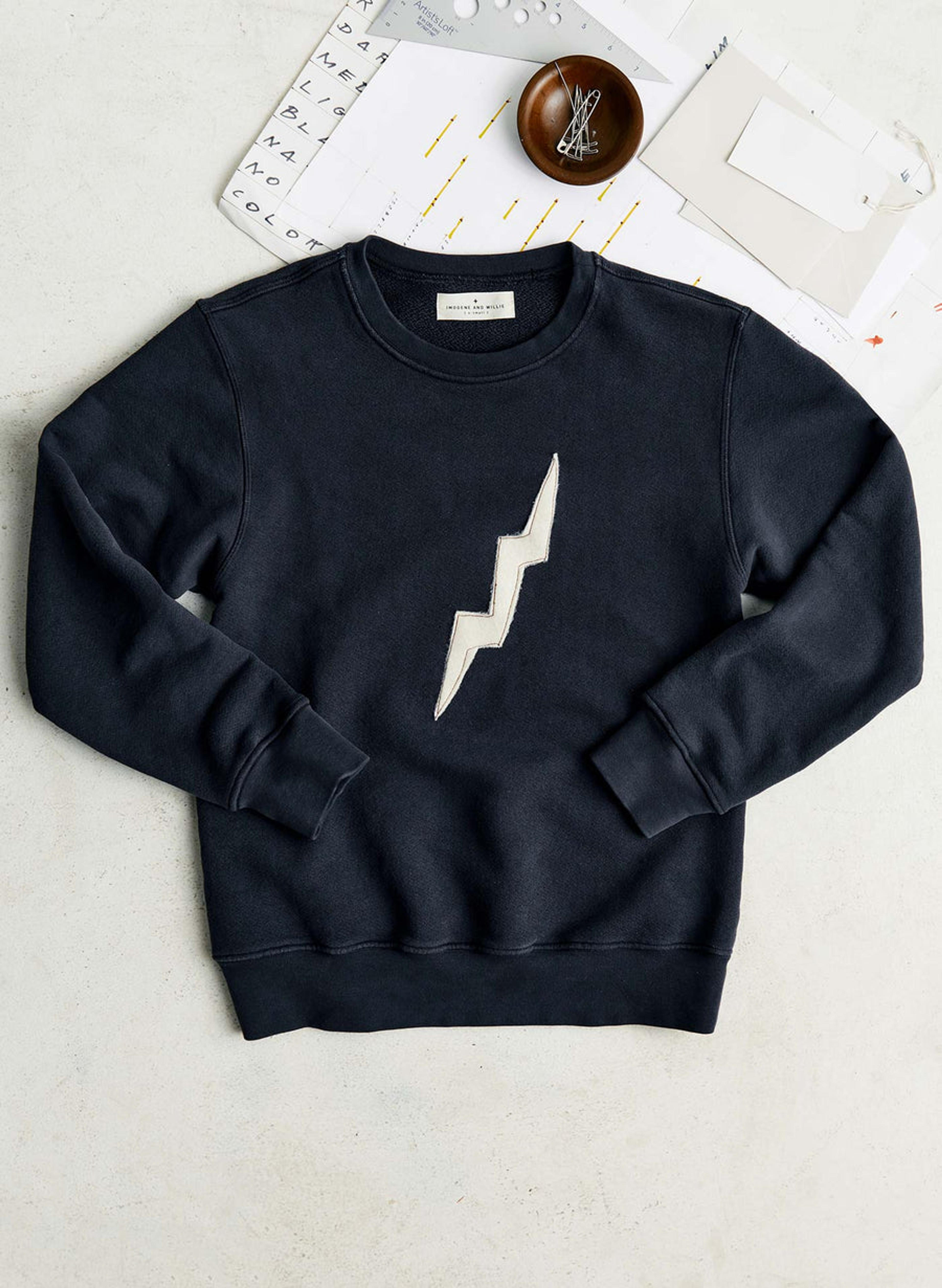 the "bolt" sweatshirt in black – imogene + willie