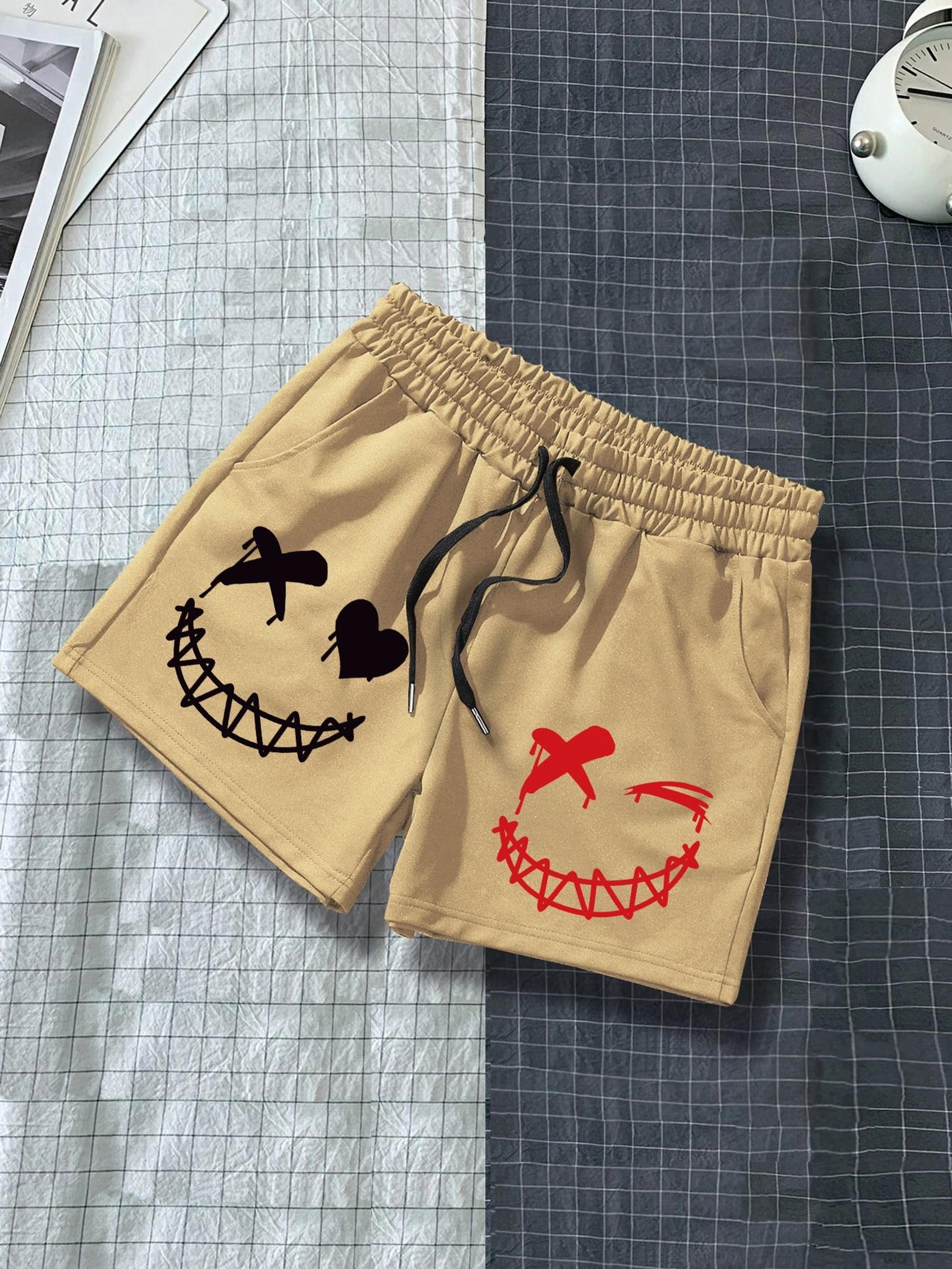 Men Cartoon Graphic Drawstring Waist Shorts