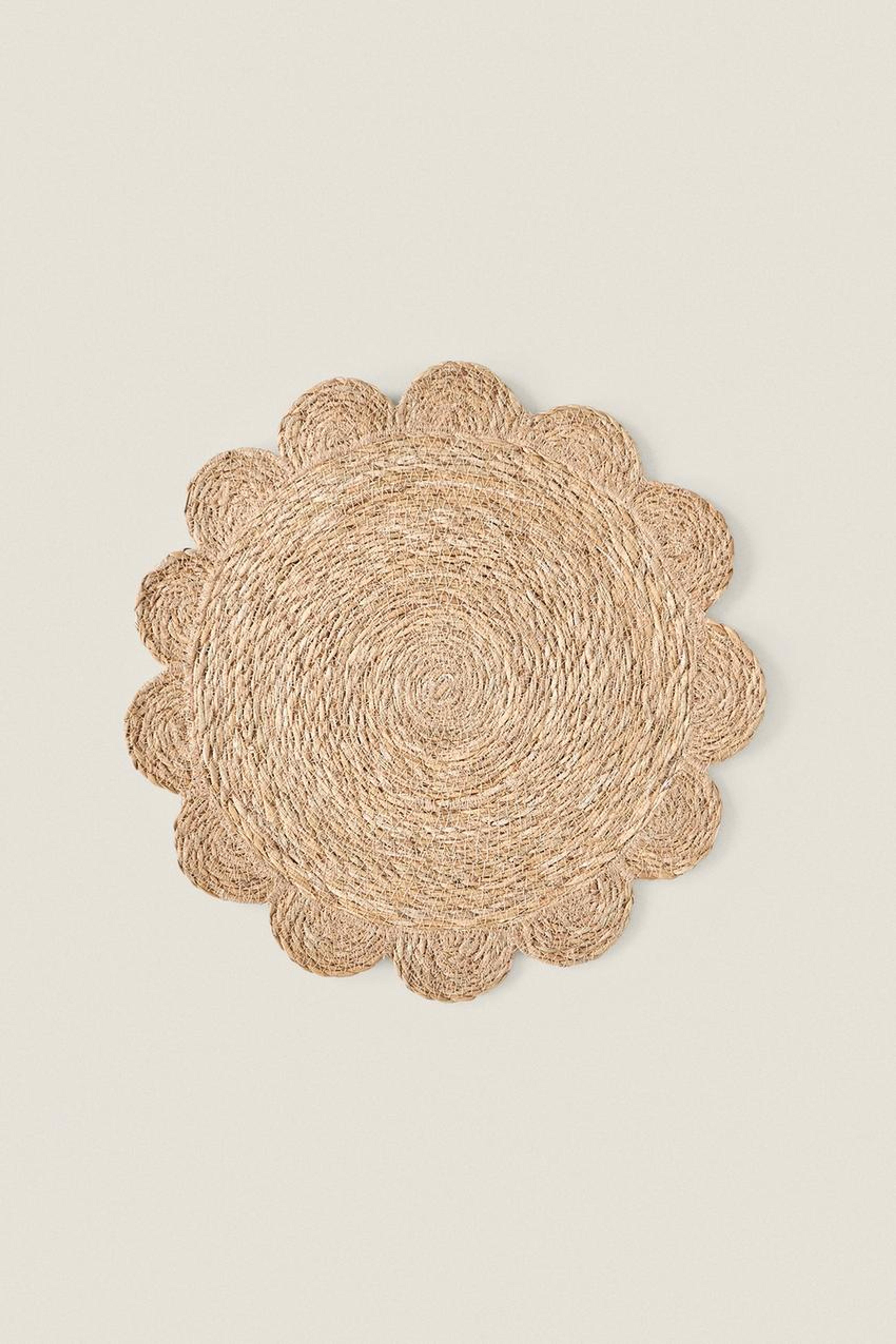 FLORAL RATTAN PLACEMAT - Light beige | ZARA United Kingdom