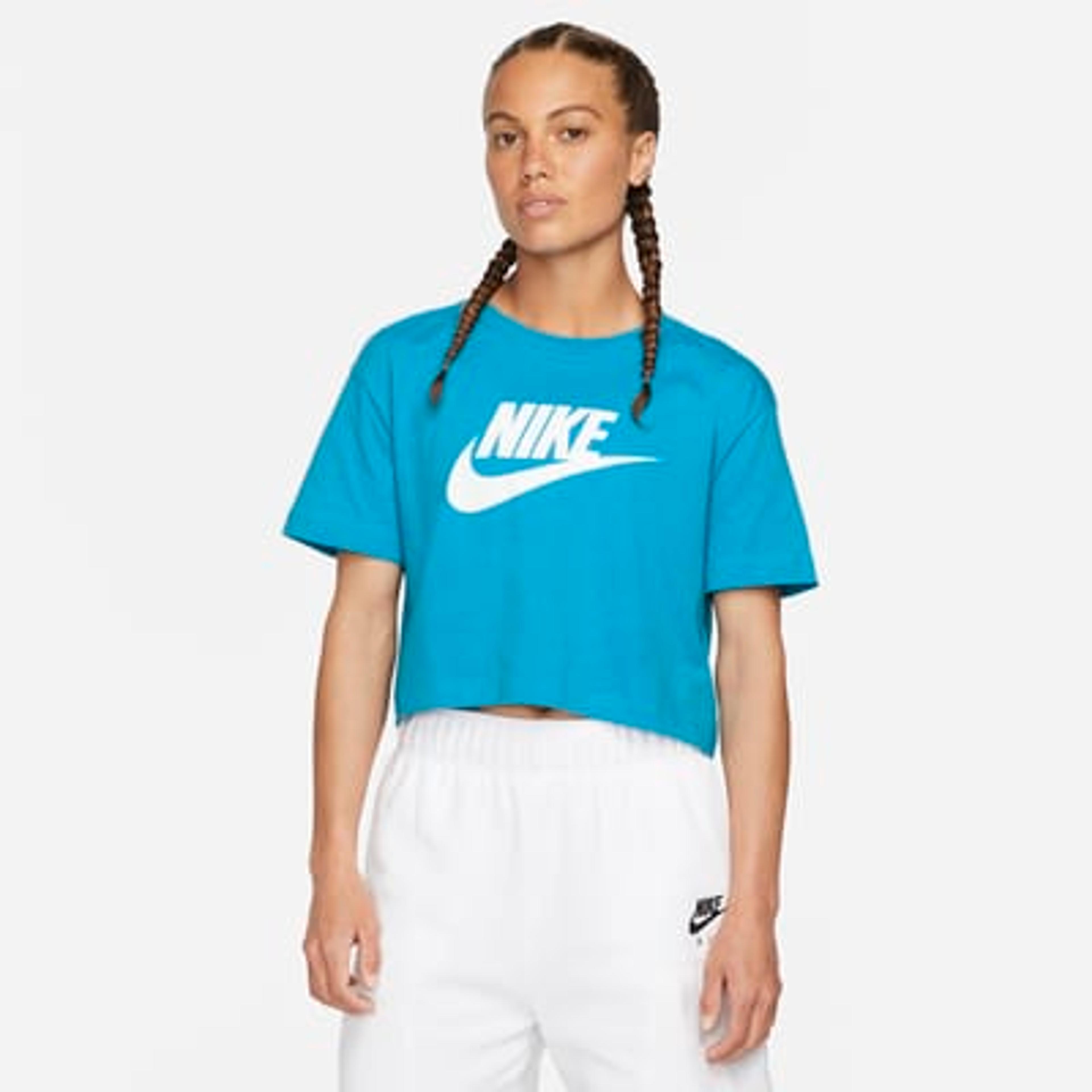 Nike Sportswear Essential Women's Cropped Logo T-Shirt