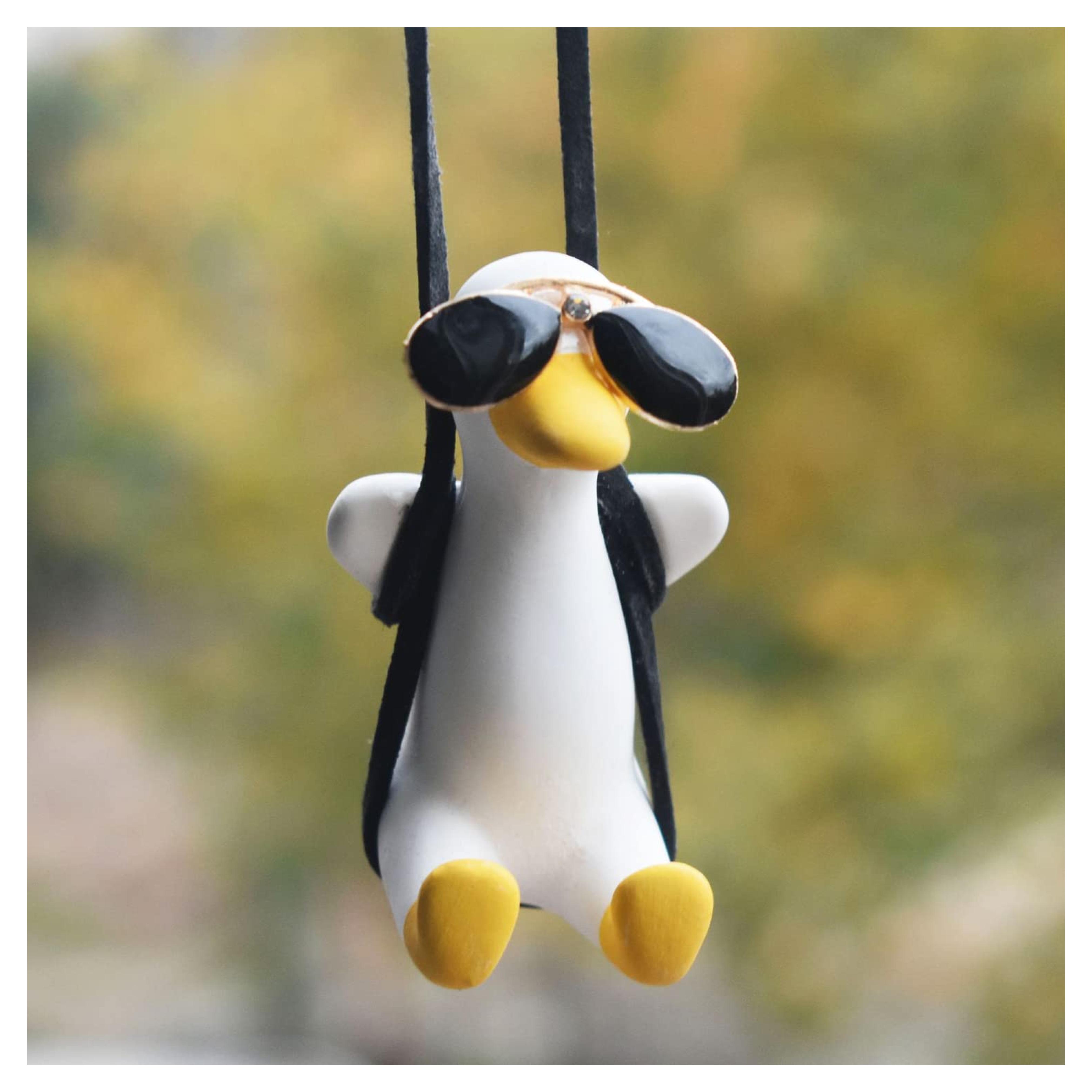 Swinging Duck Car Hanging Ornament, Cute Car Hanging Accessories for Rear View Mirror, Car Pendant Swinging Sunglasses Duck Hanging Swing