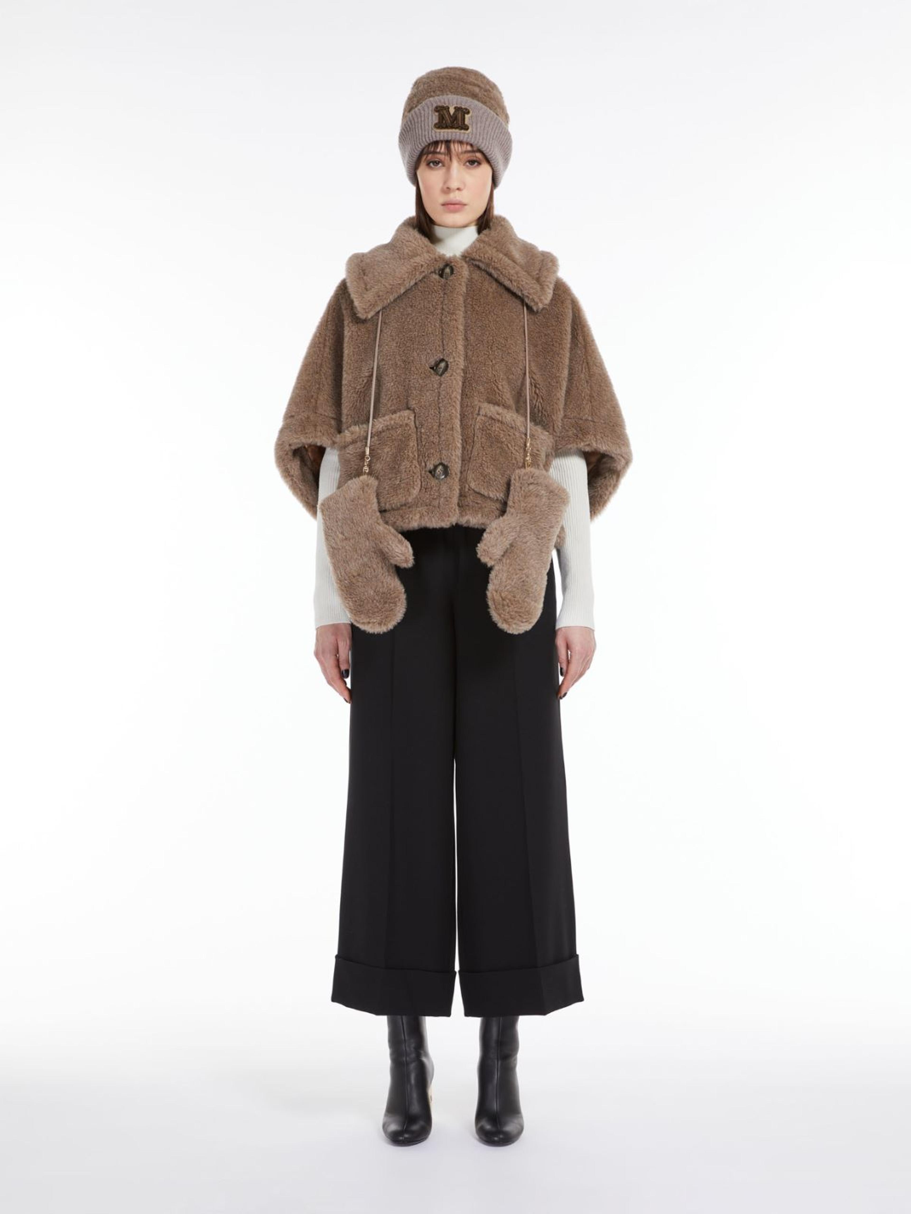 Teddy fabric boxy cape, turtledove | "TERZO4" Max Mara