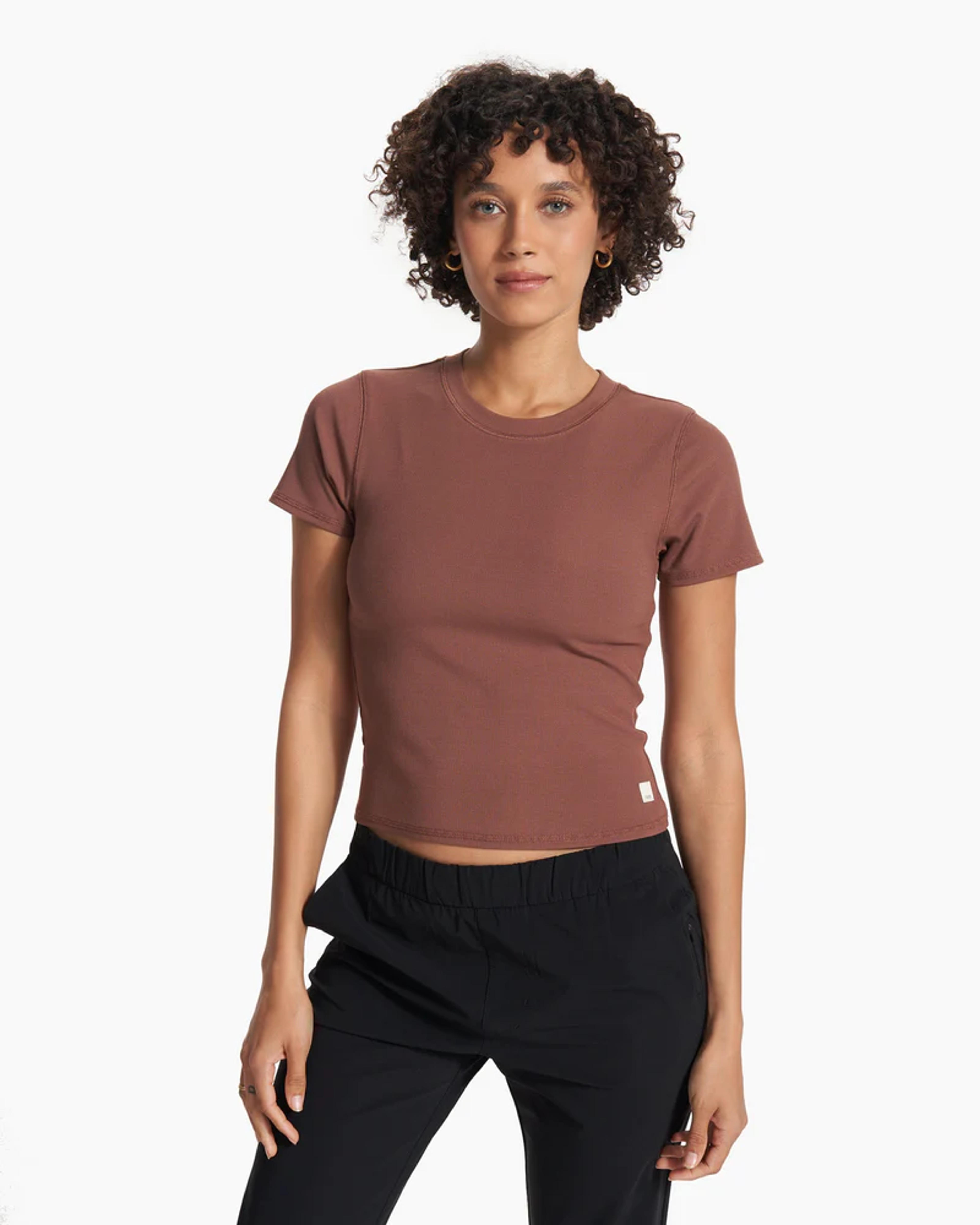 Pose Fitted Tee | Women's Hazelnut Rib Top | Vuori