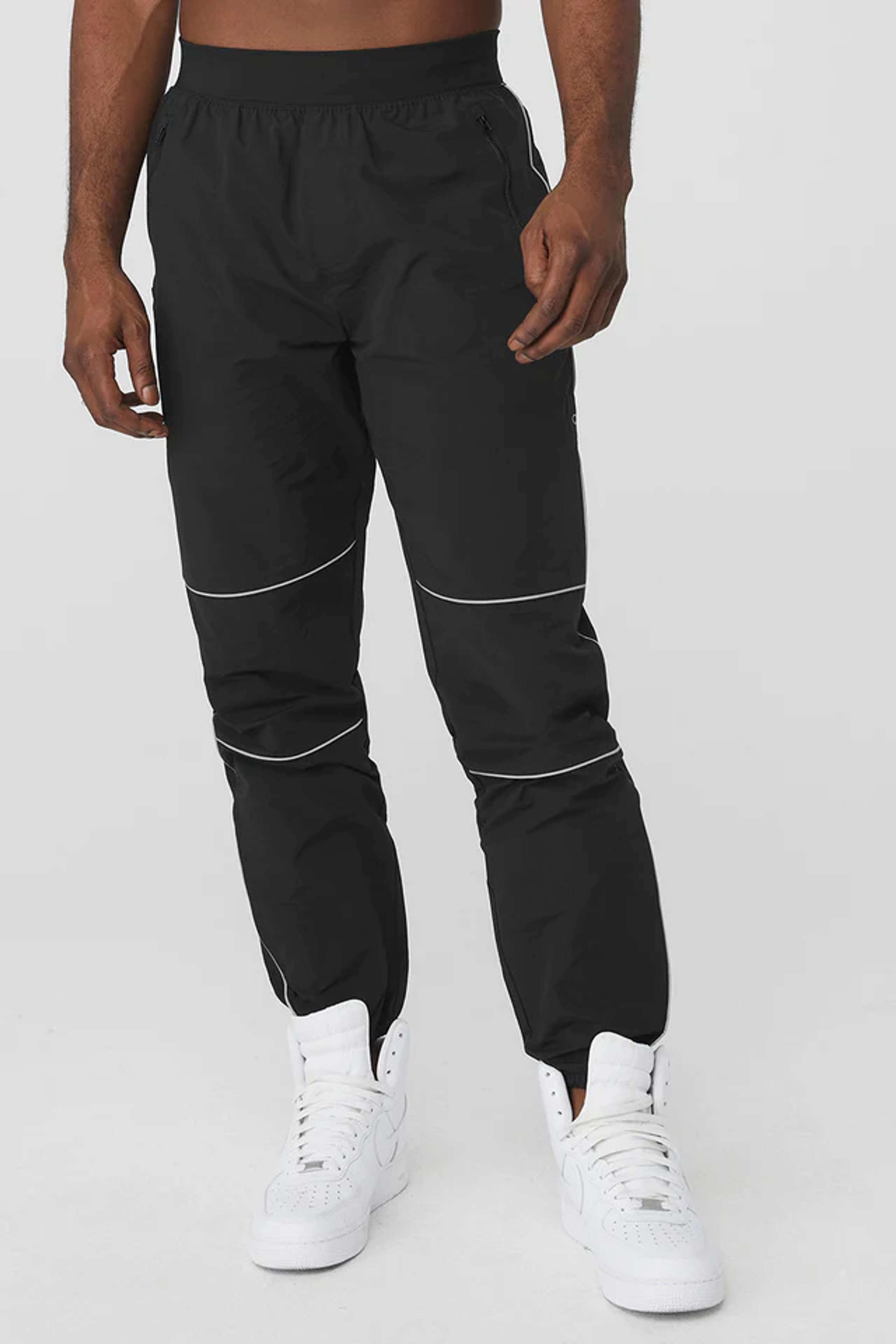 Torrent Track Sweatpant - Black | Alo Yoga