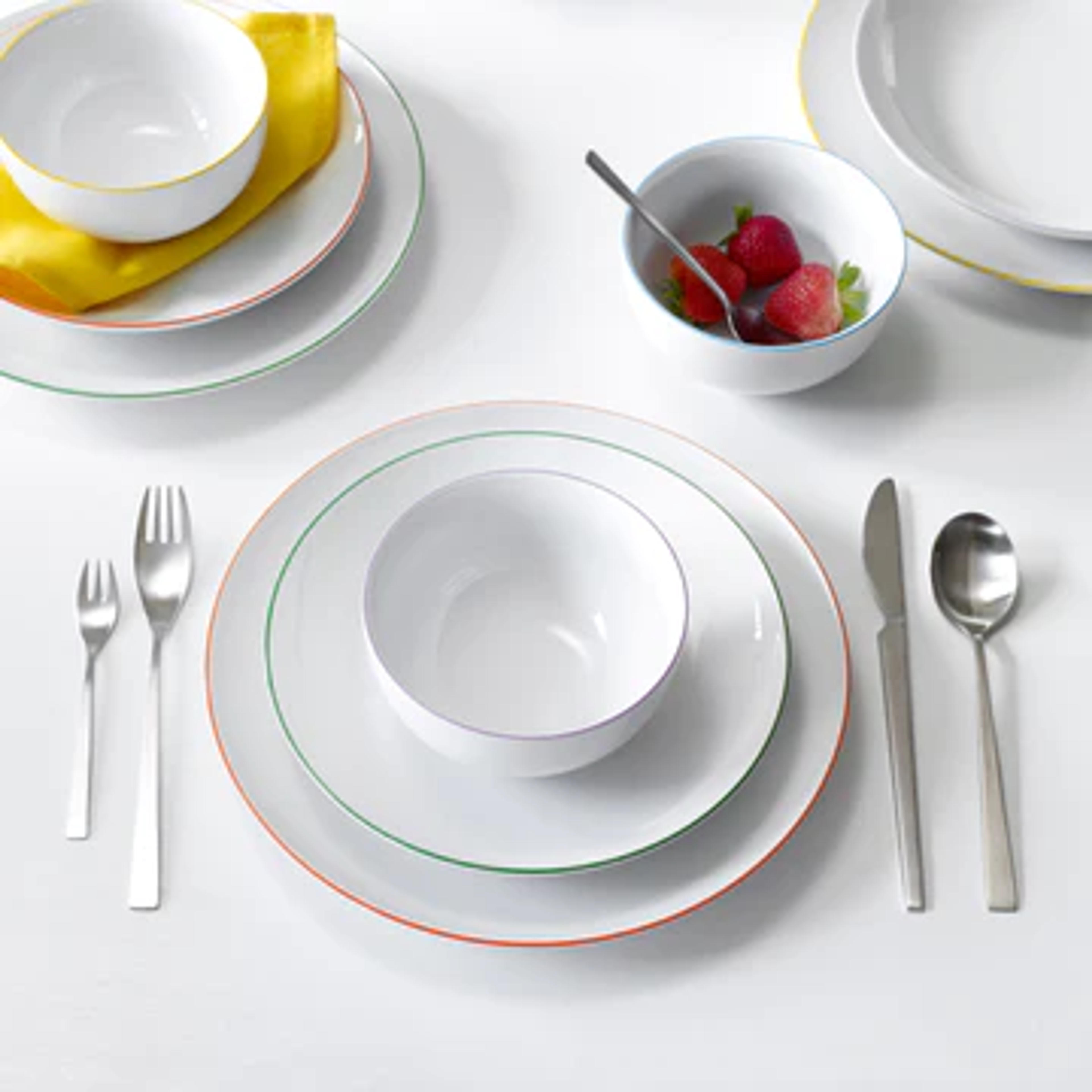 Cucina Colori Dinnerware Plate Set – MoMA Design Store