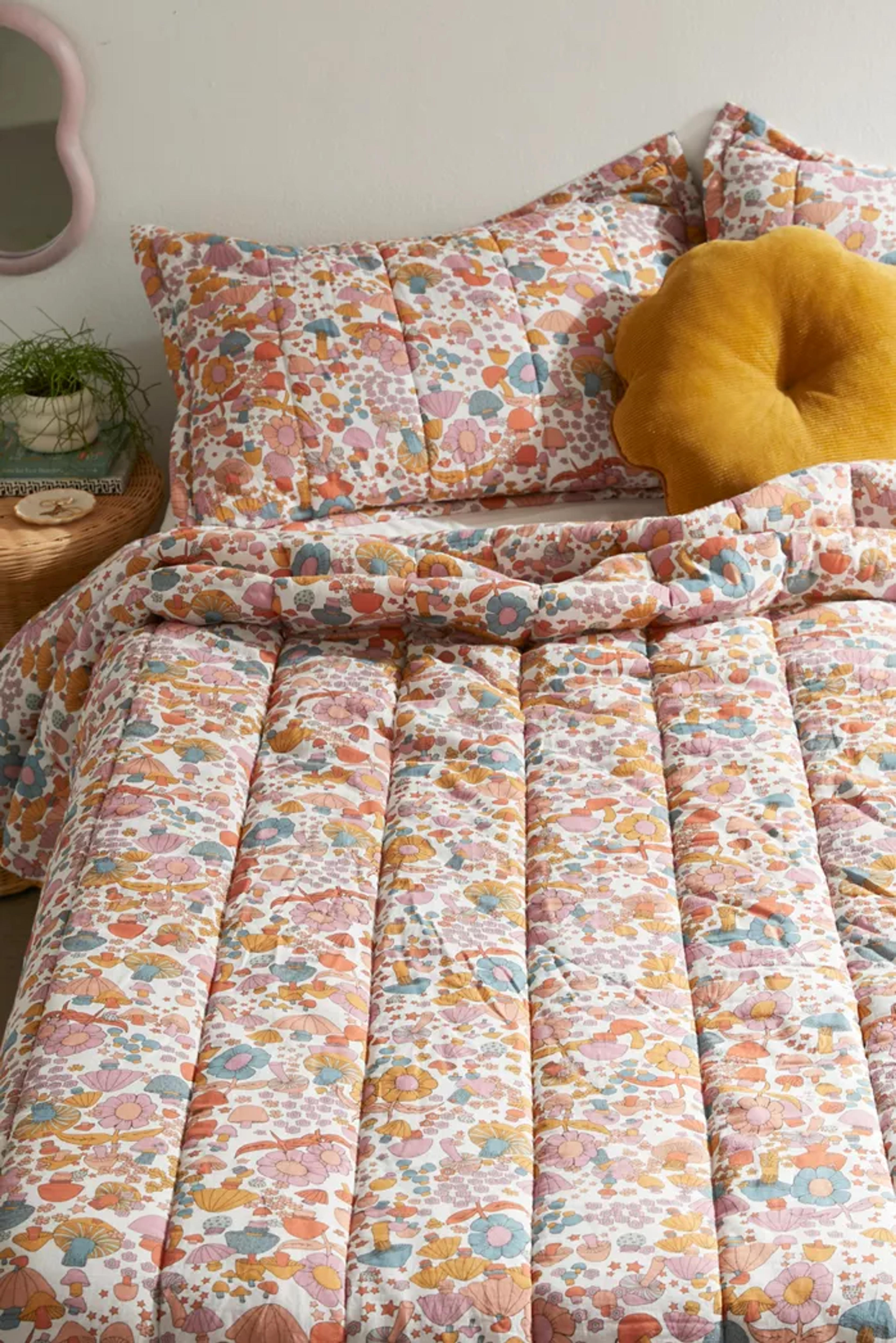 Mushroom Flower Quilt Set | Urban Outfitters