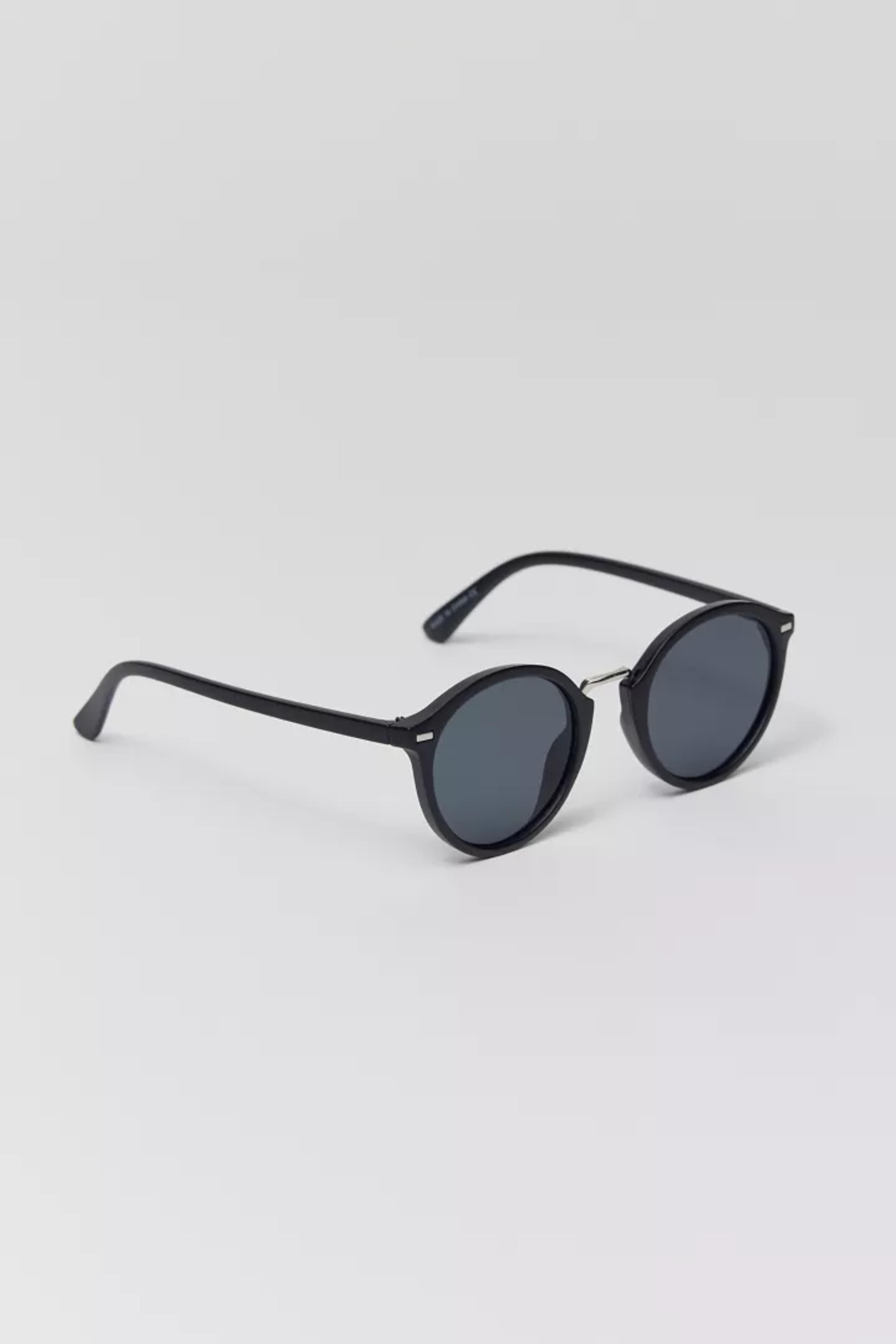 Myrtle Round Sunglasses | Urban Outfitters