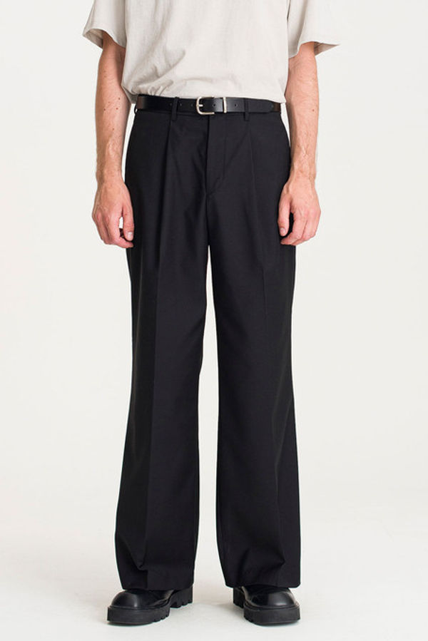 Trousers - 14 suggestions curated by @efrain_medrano