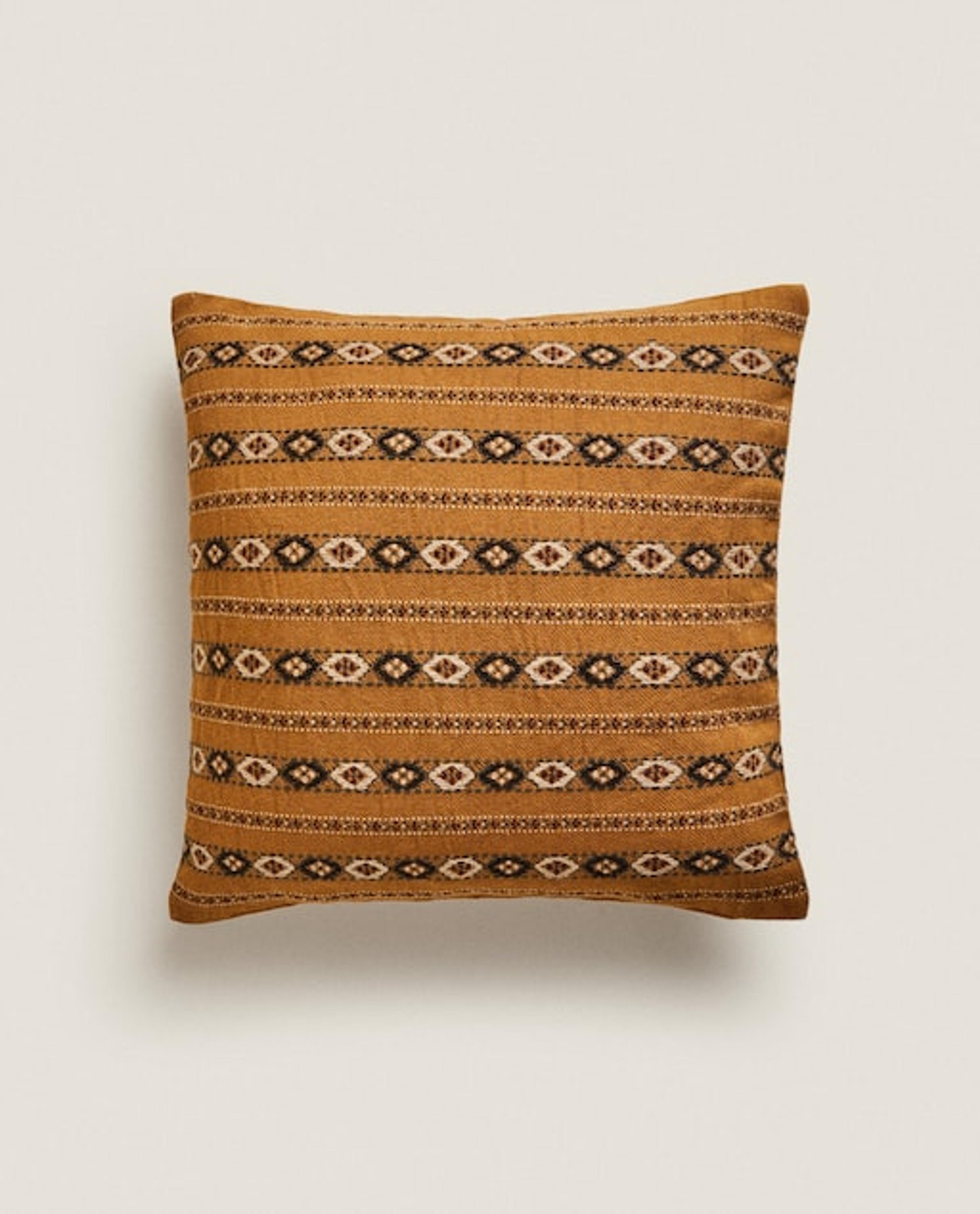 JACQUARD DIAMOND-DESIGN CUSHION COVER