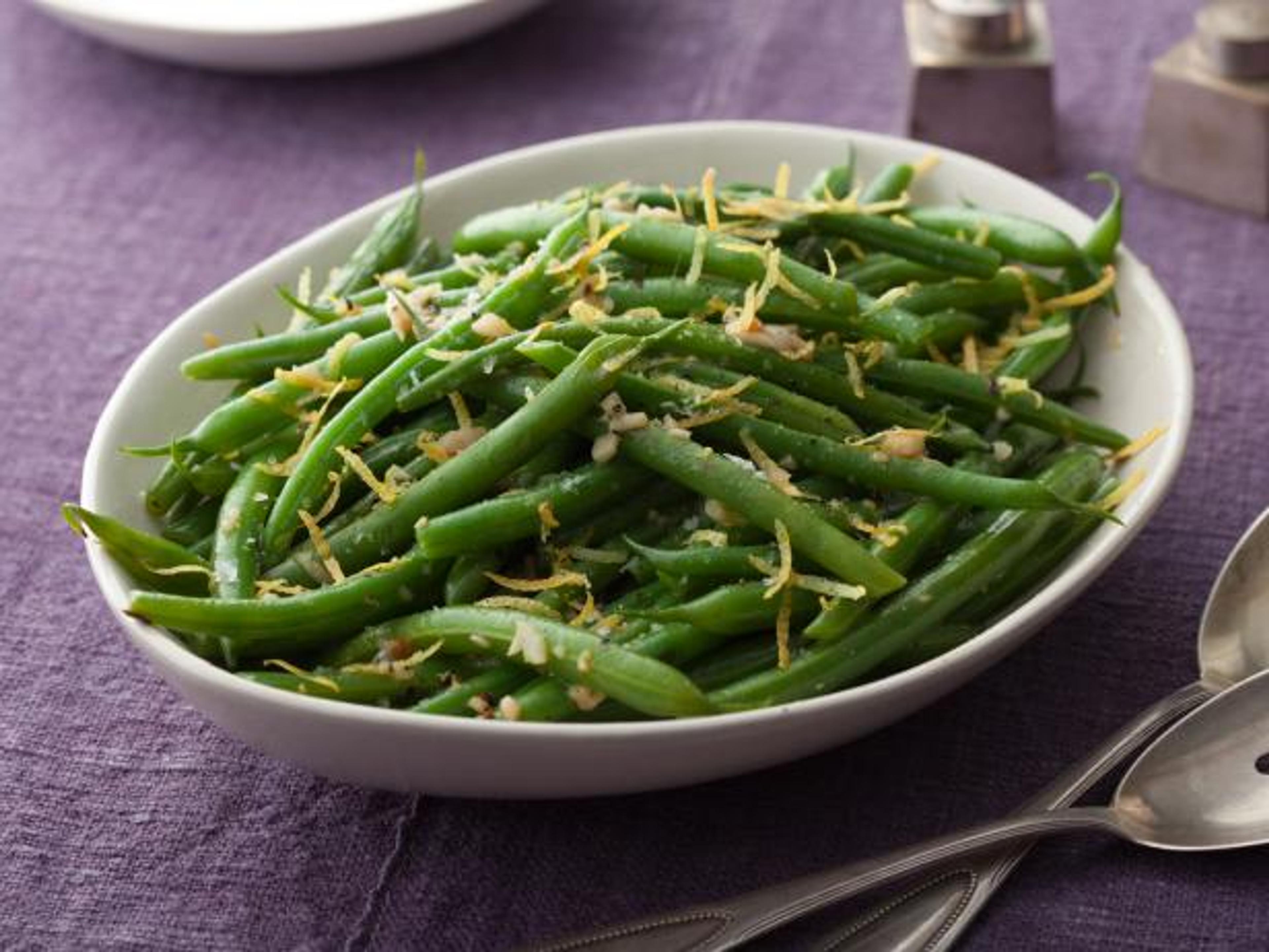 Green Beans with Lemon and Garlic Recipe | The Neelys | Food Network