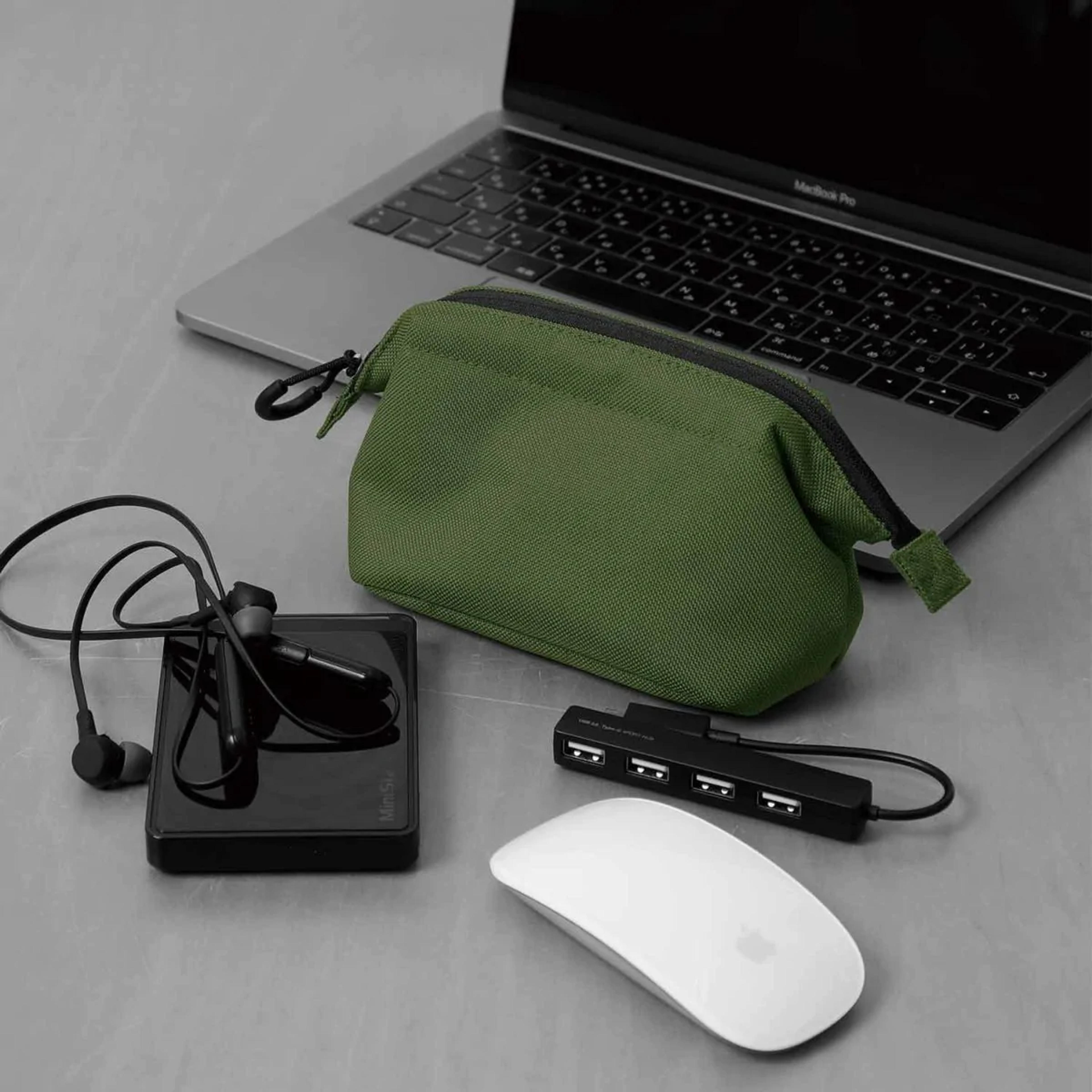 Soft Gadget Pouch/ S (nähe)