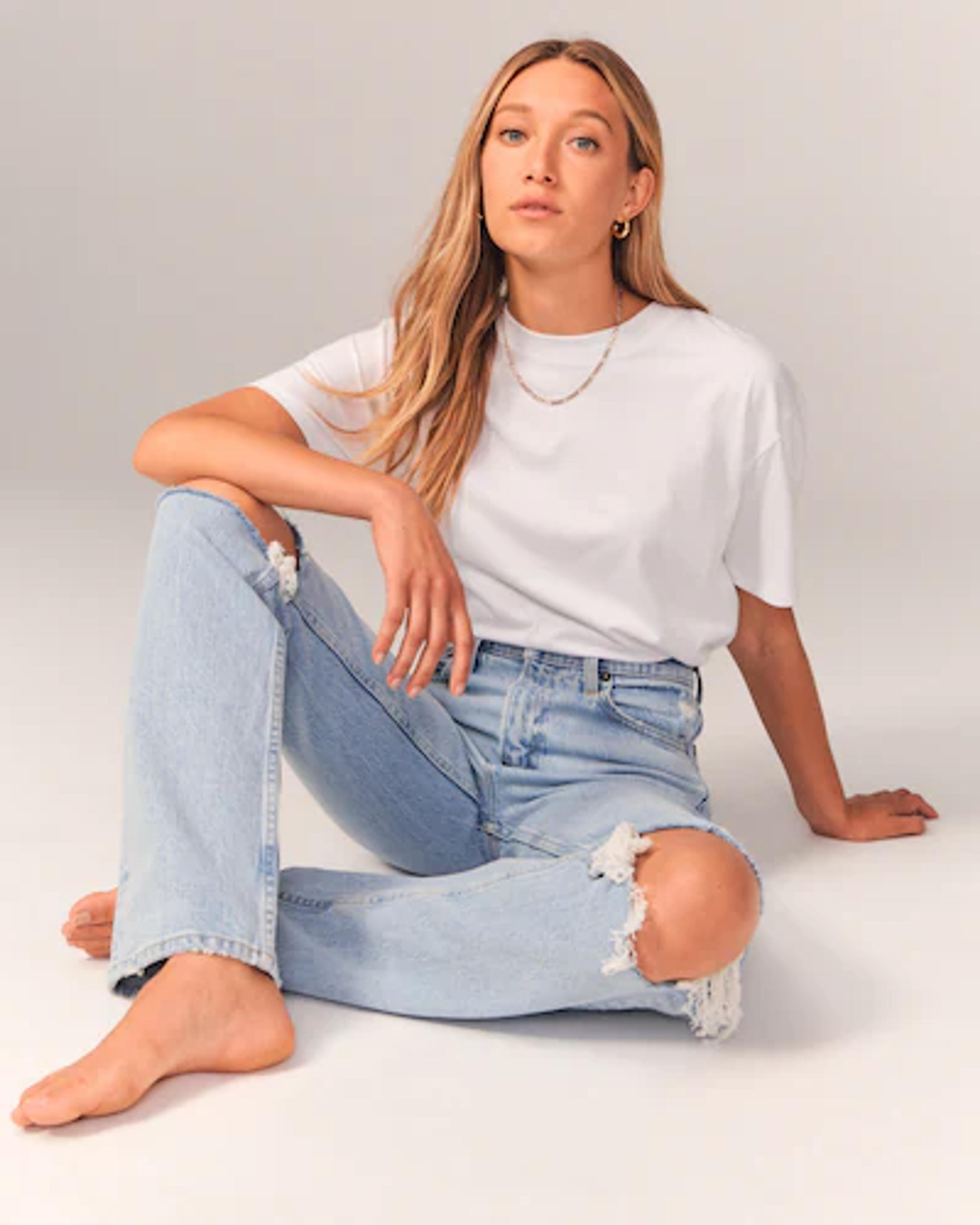 Women's Ultra High Rise 90s Straight Jean | Women's Bottoms | Abercrombie.com