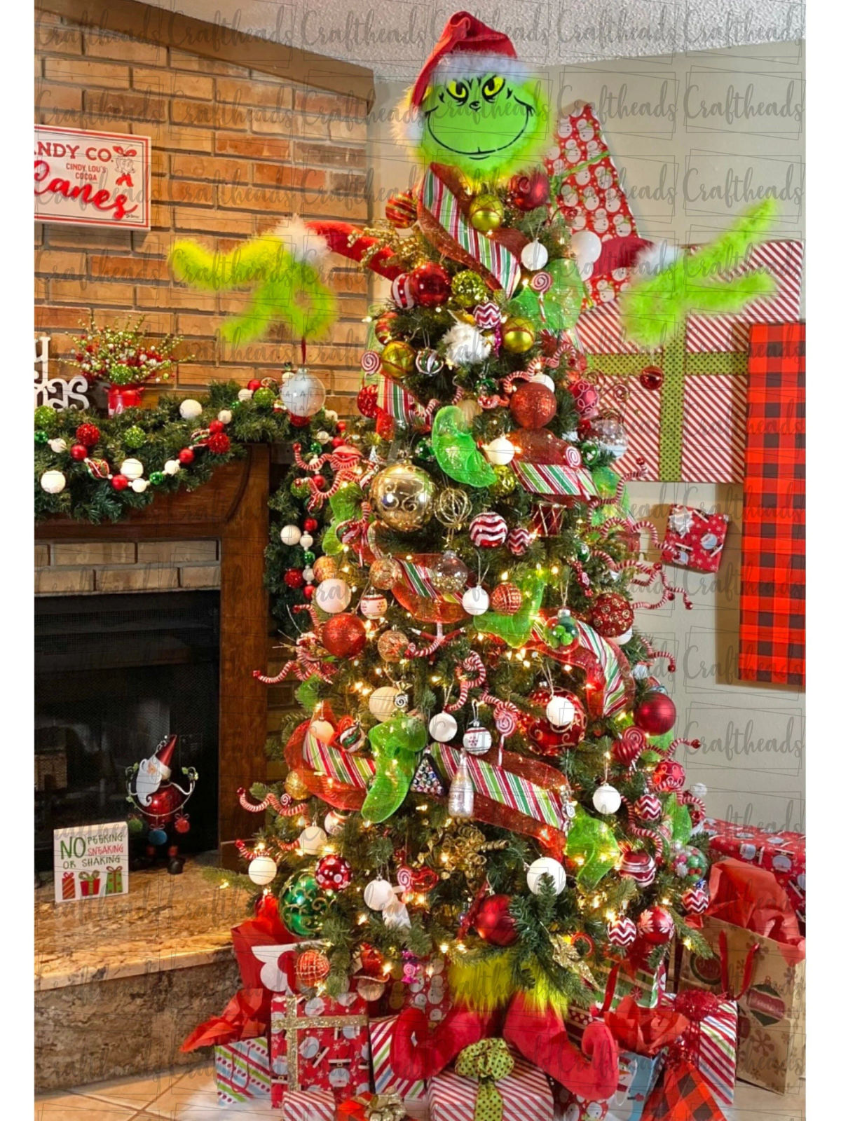 How To Decorate A Grinch Christmas Tree (With Links For The Decor)