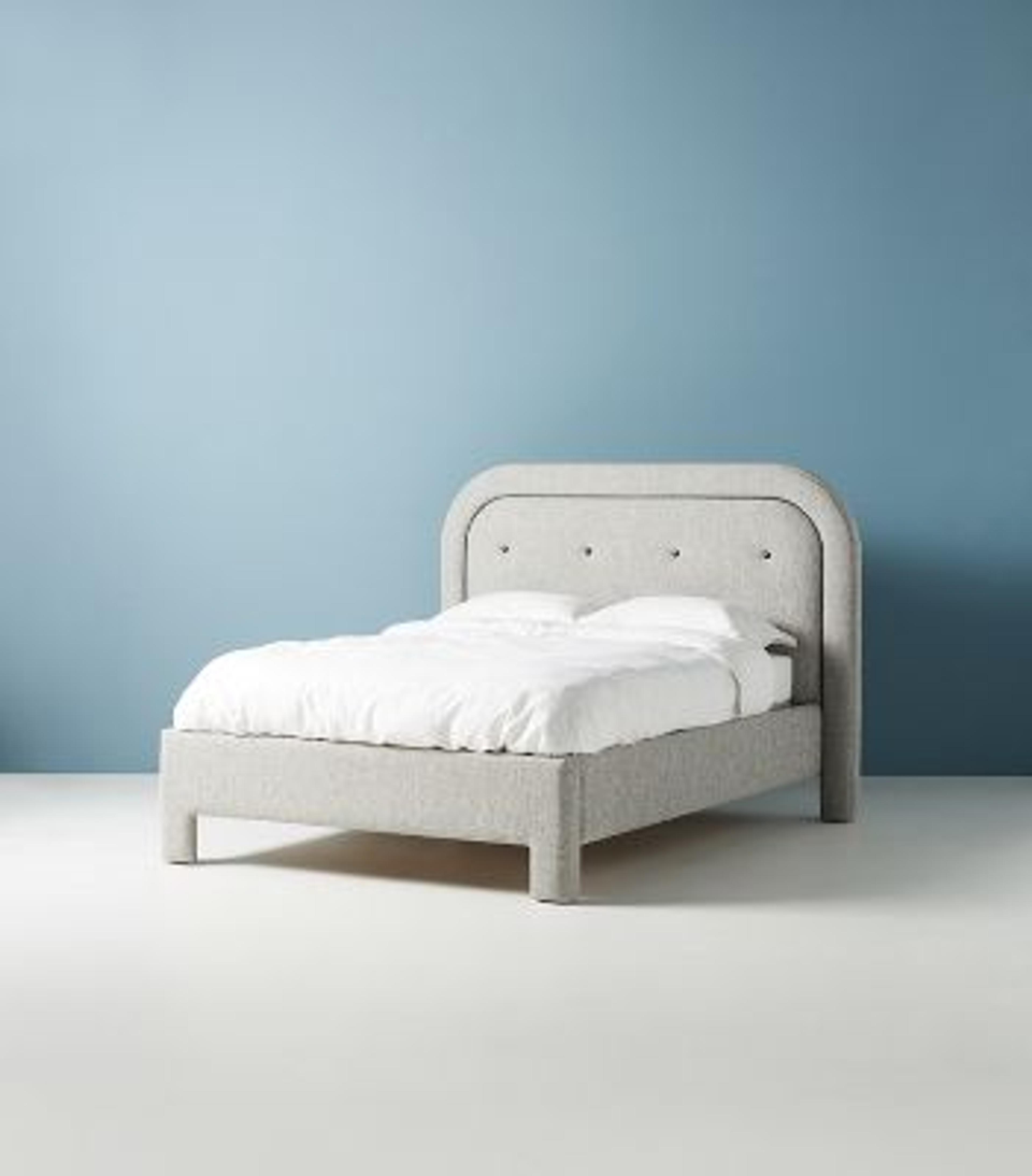 Lorainna Bed