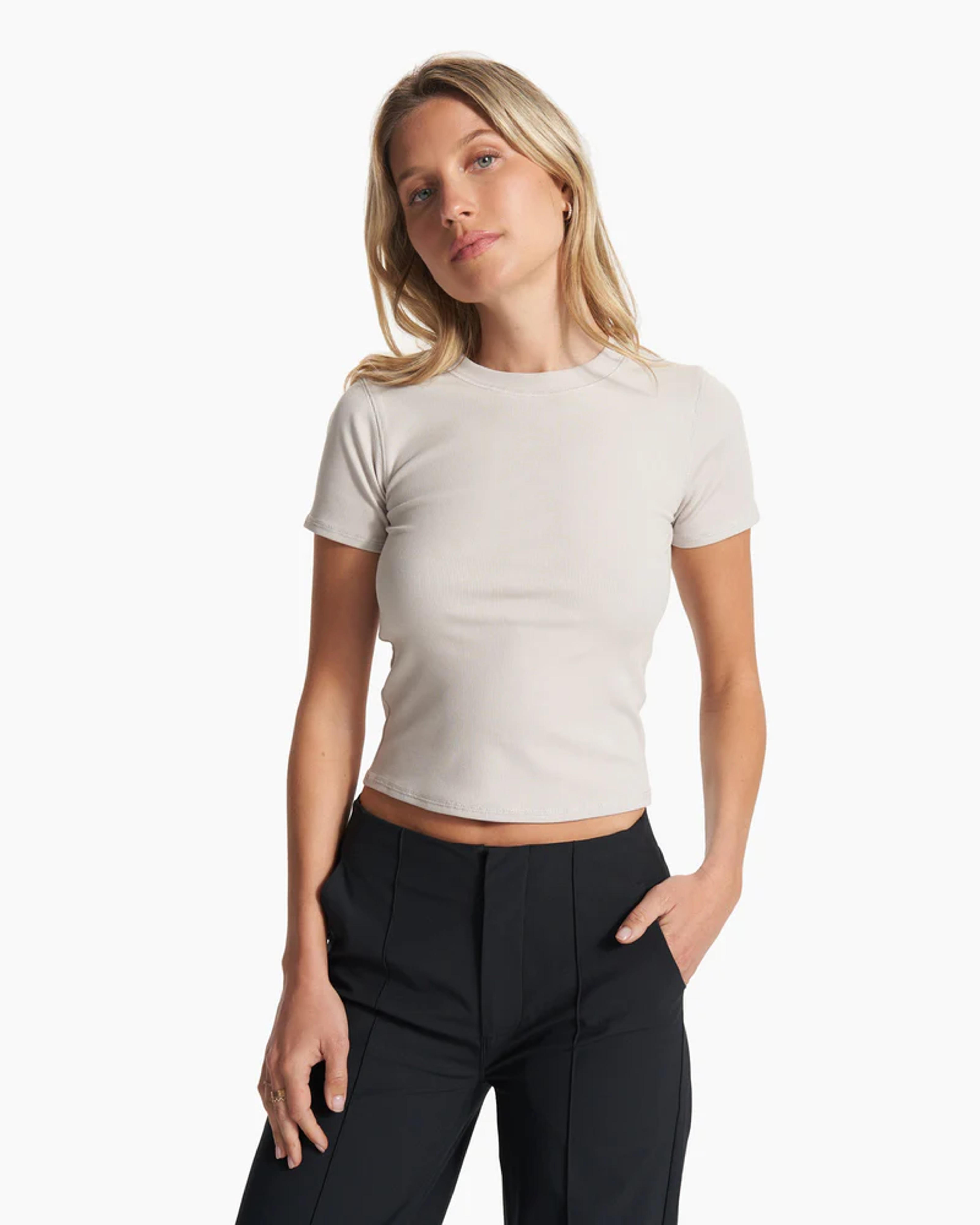 Pose Fitted Tee | Women's Suede Rib Top | Vuori