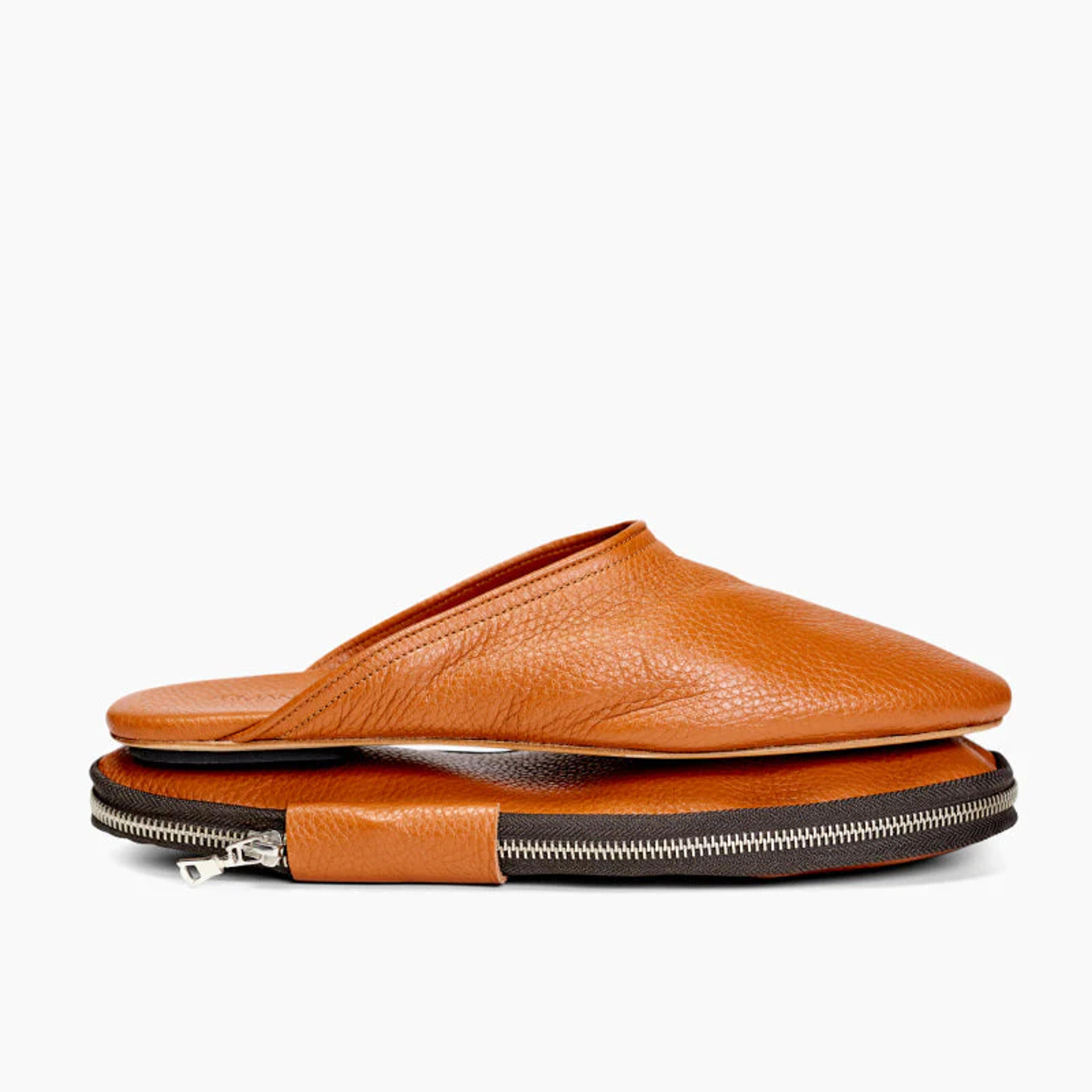 QUEBO Zip-Pouch Slipper – Armando Cabral