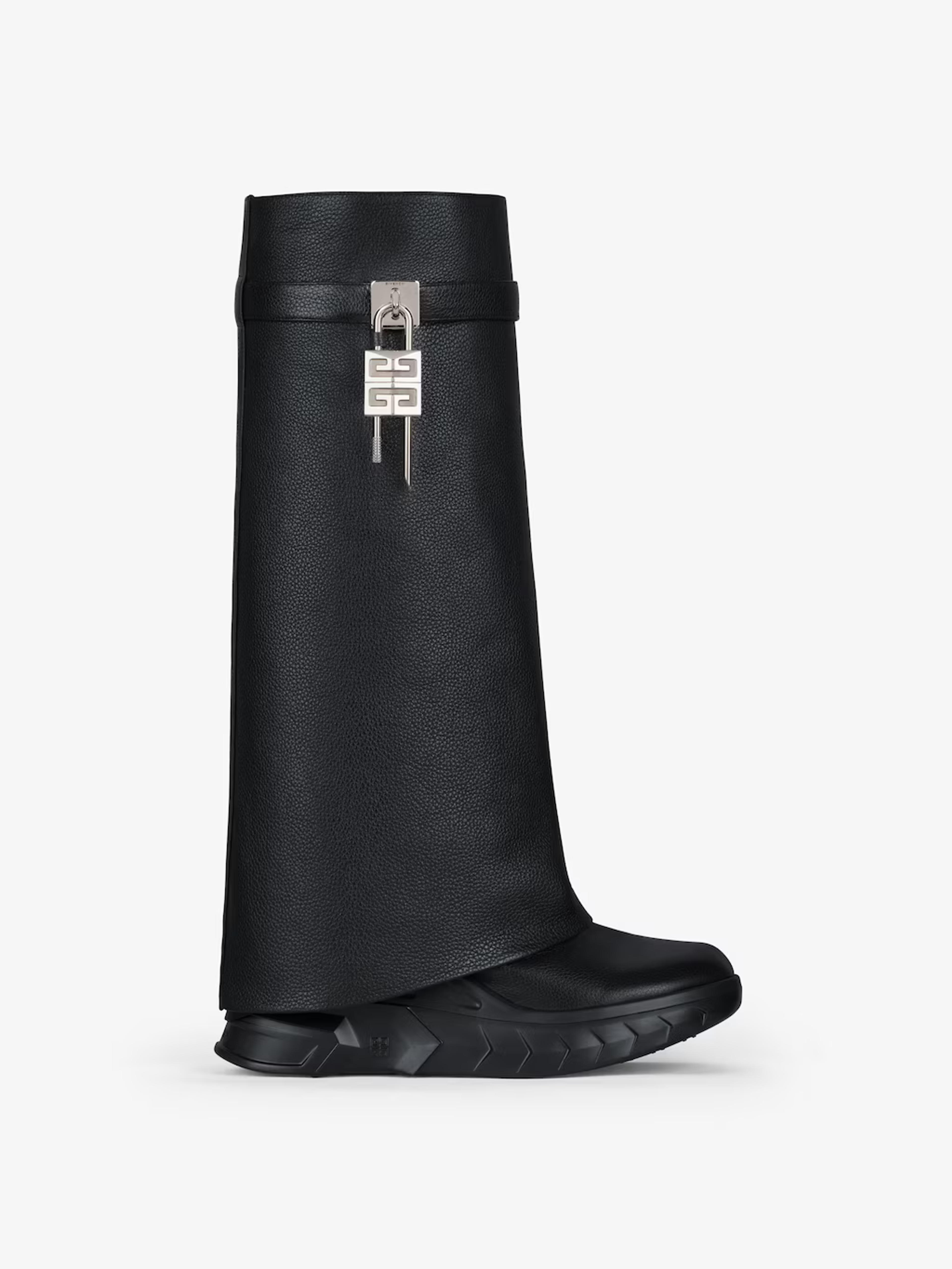 Shark Lock Biker boots in grained leather | Givenchy CA