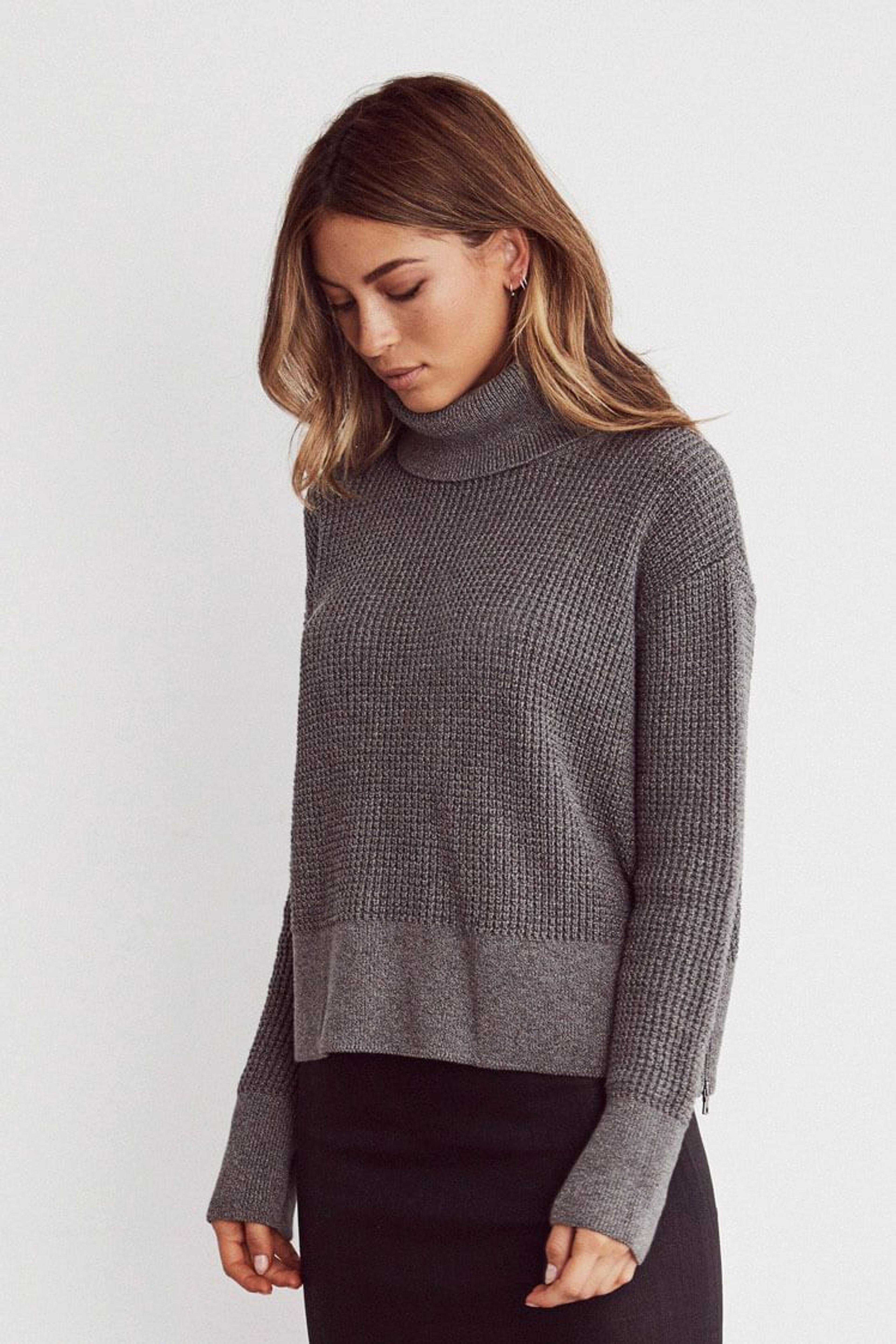 The Cropped Mockneck Sweater - Grey / S