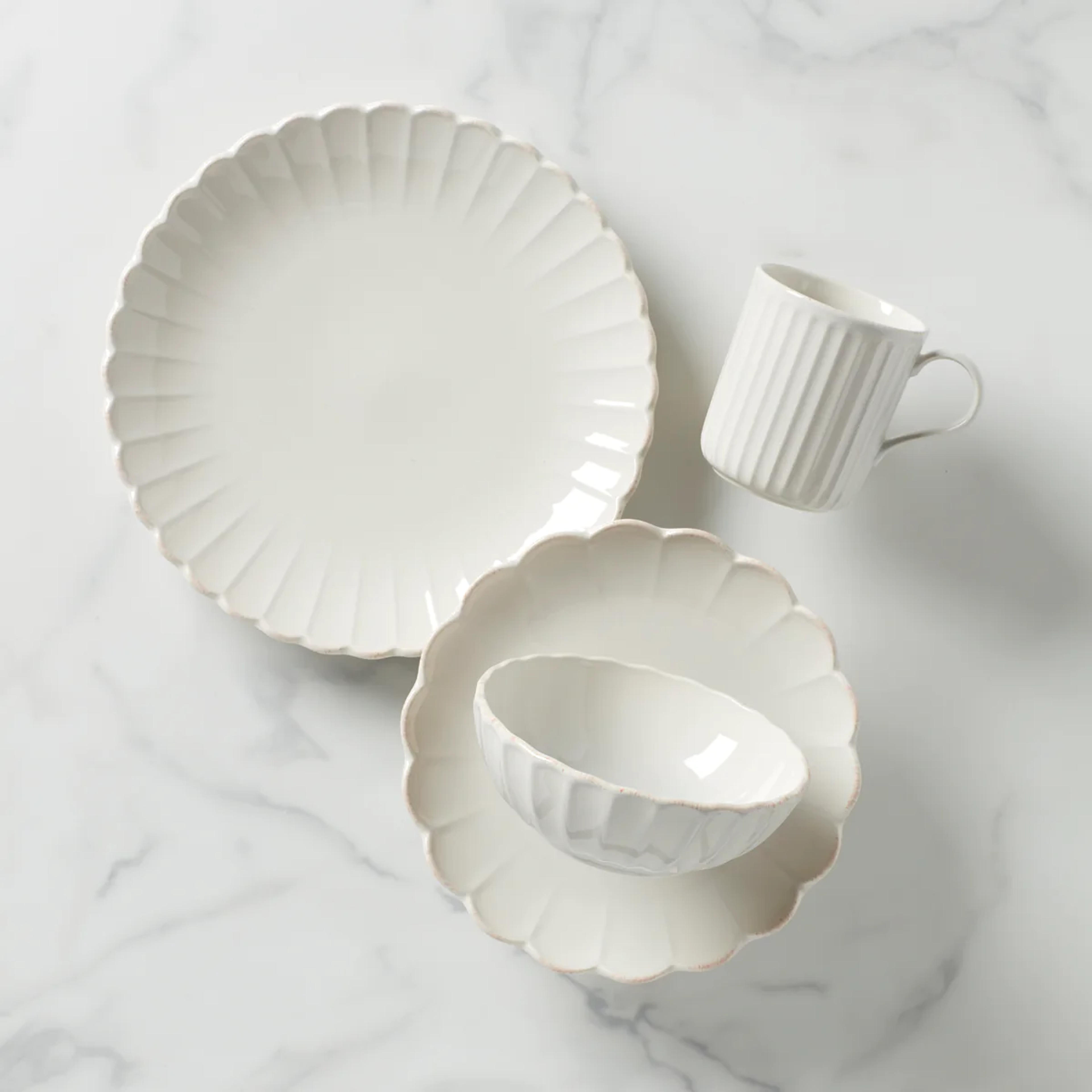 French Perle Scallop 4-Piece Place Setting