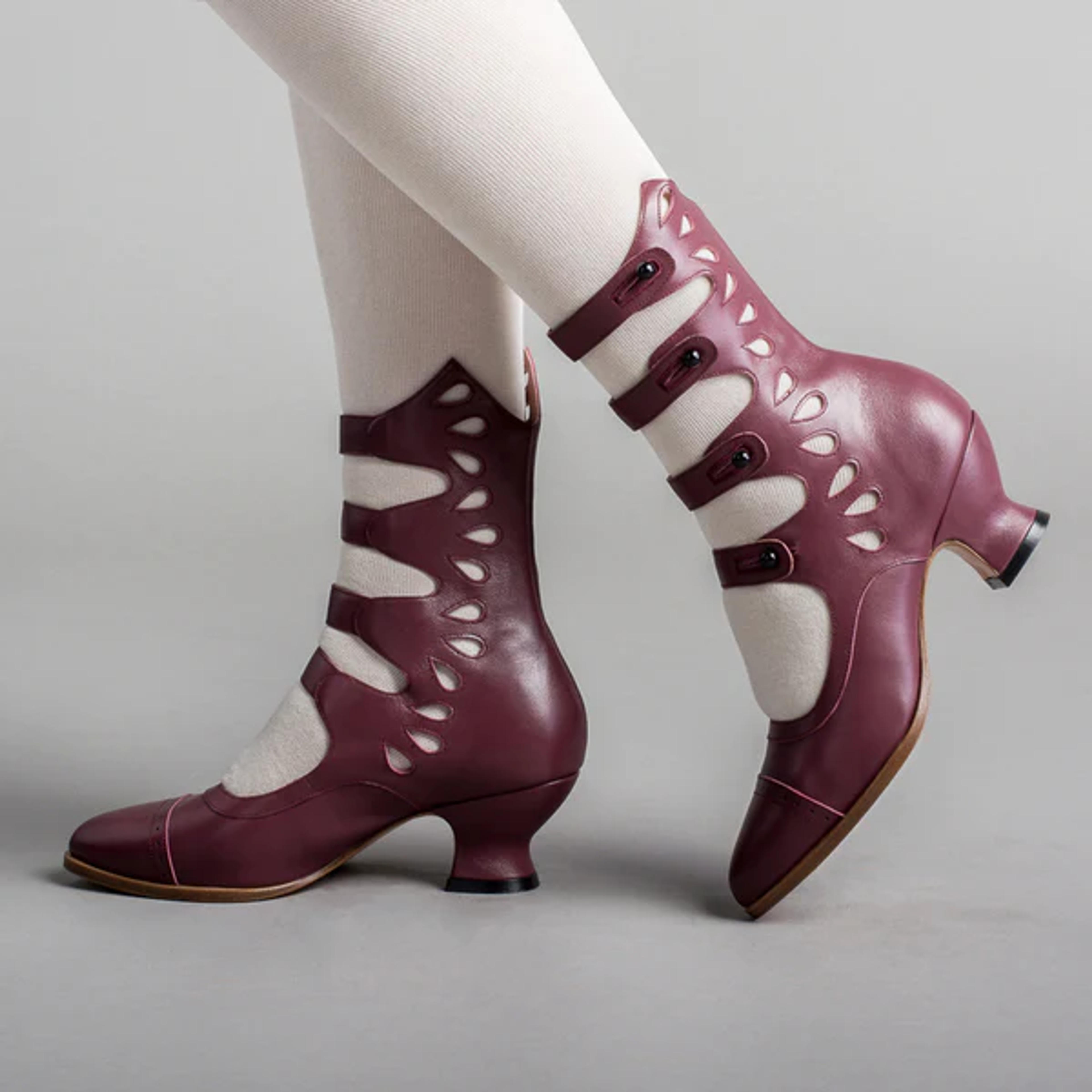 Colette Women's Edwardian Button Boots (Merlot)