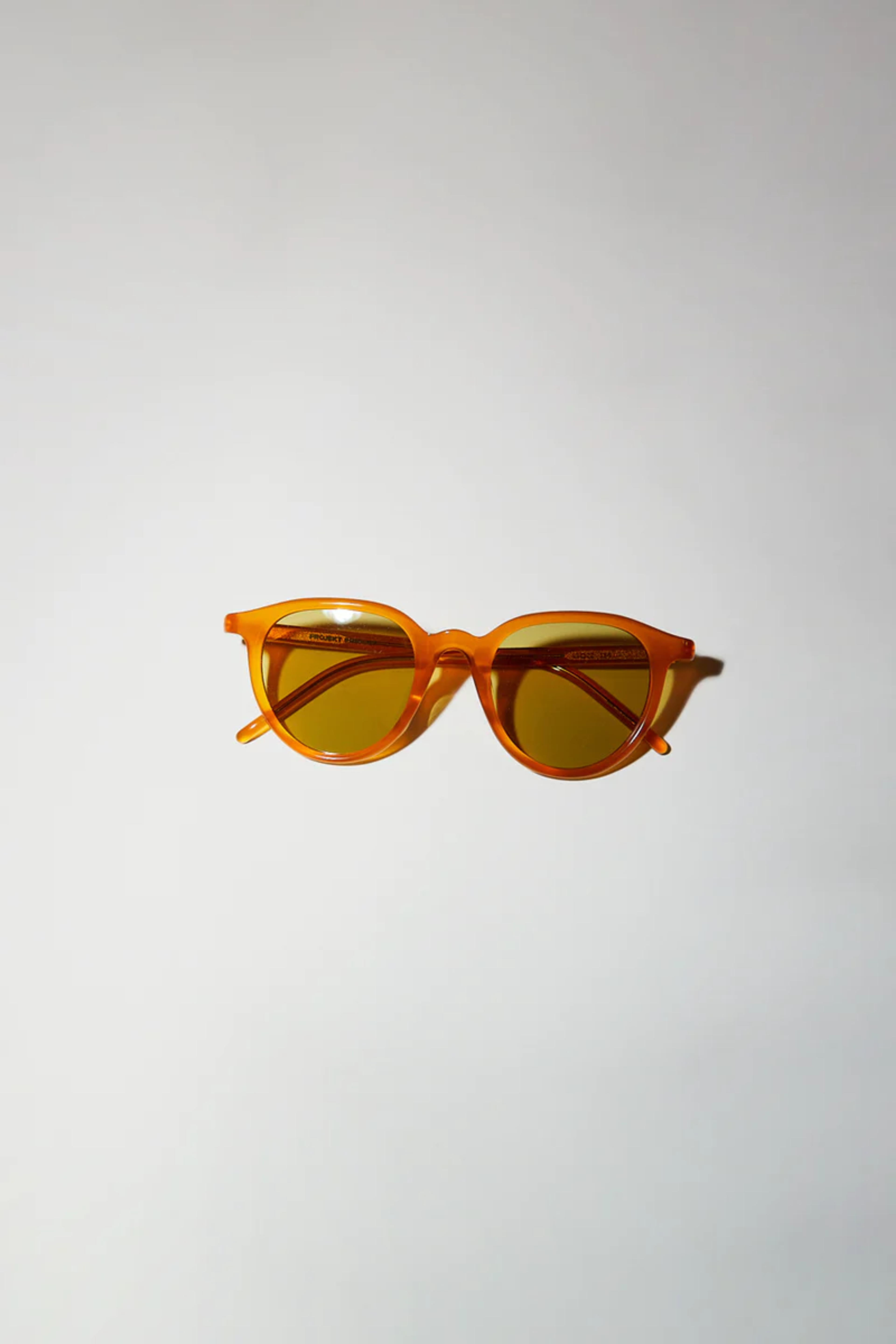 Projekt Produkt SCC4 Sunglasses in Amber