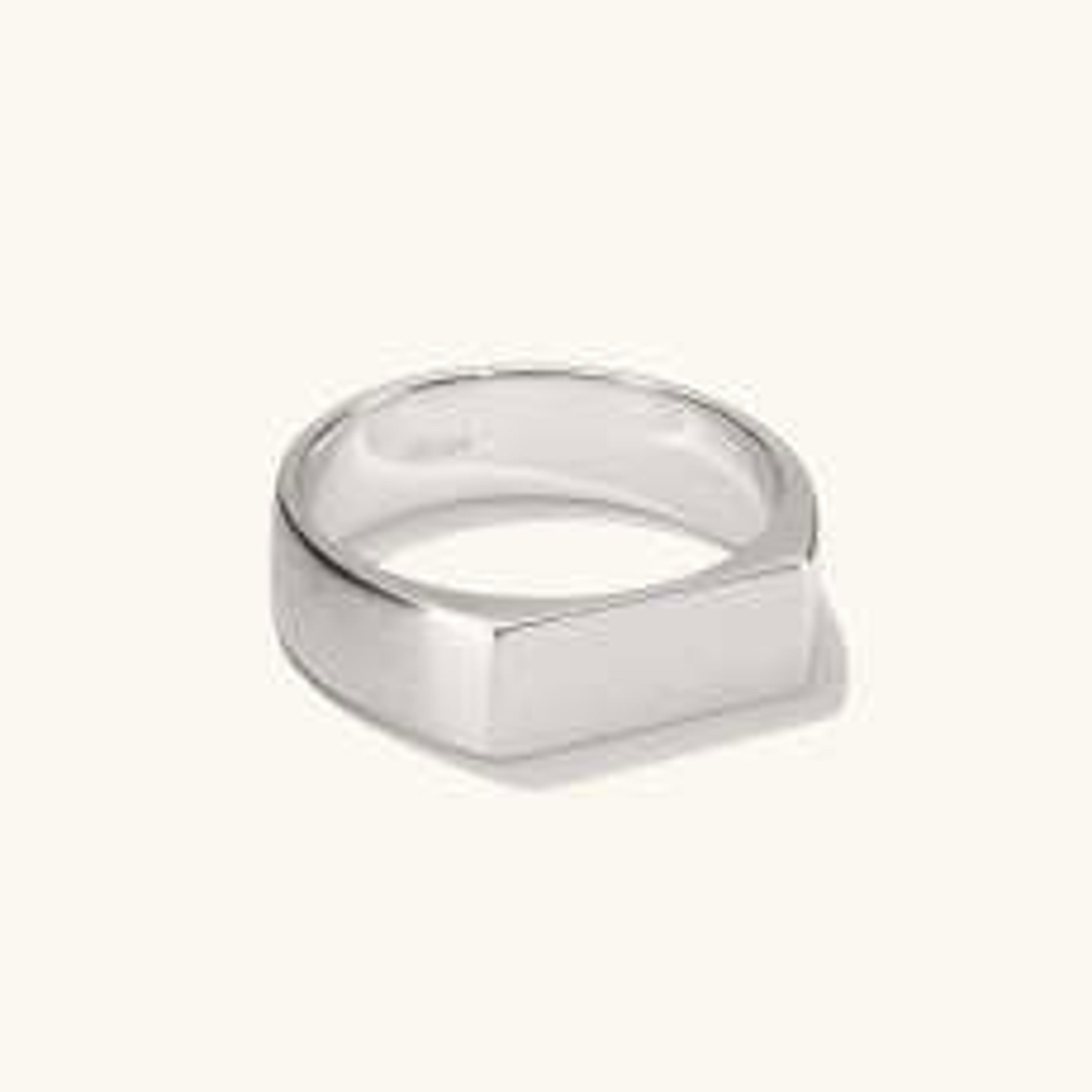 Slim Rectangular Signet Ring: Handcrafted in Sterling Silver| Mejuri