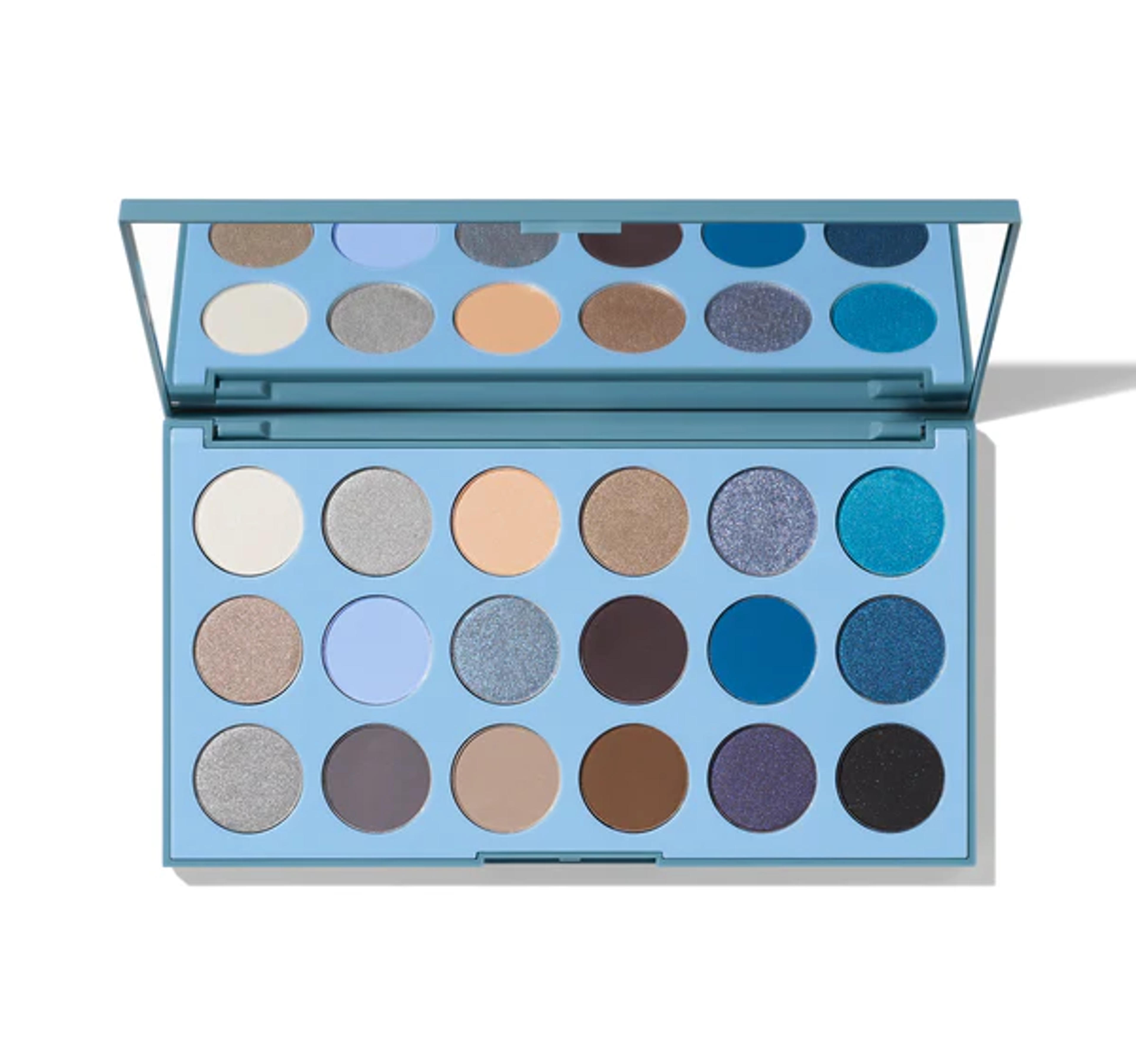 18A BLUE YA AWAY ARTISTRY PALETTE