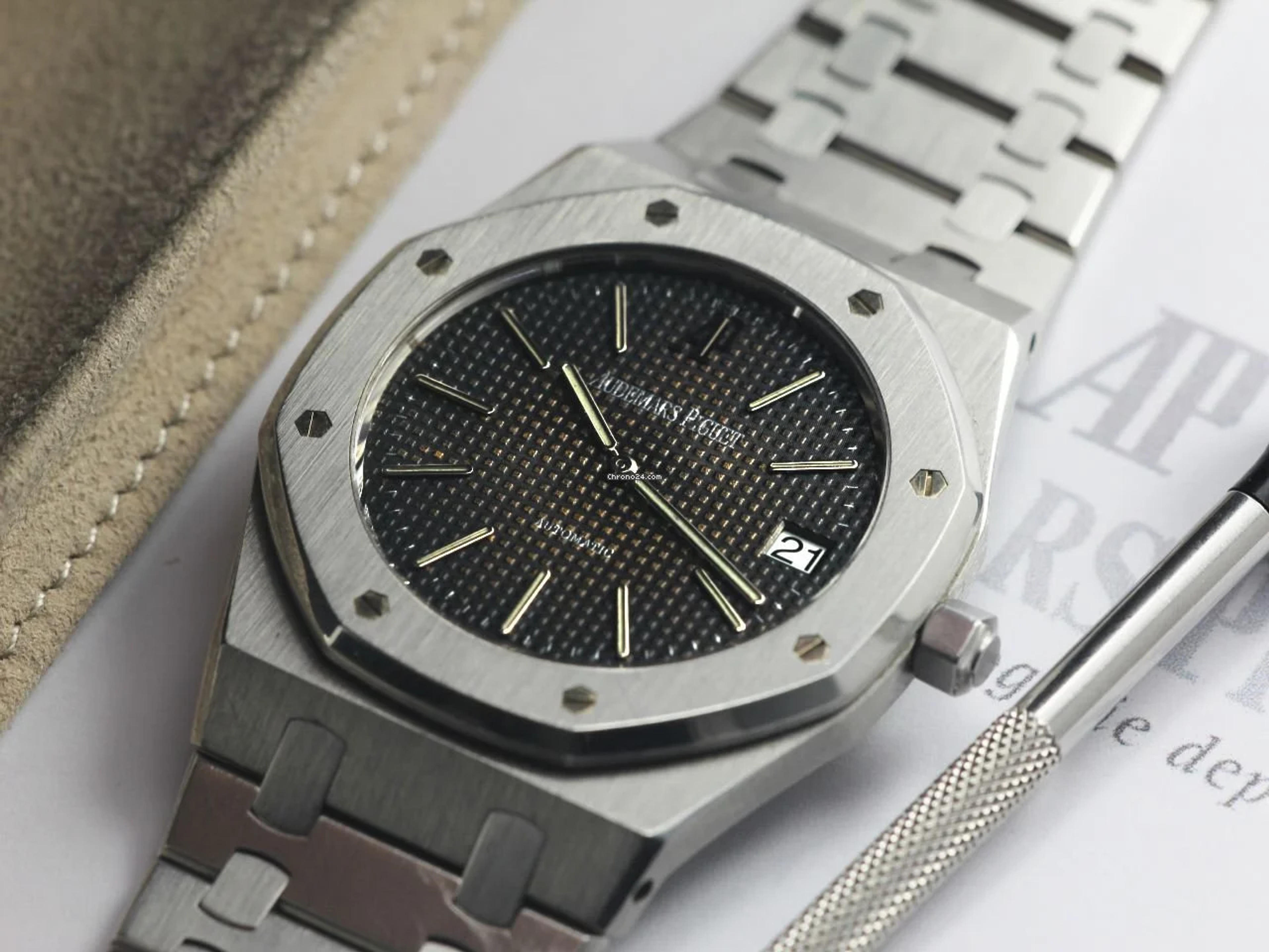 Audemars Piguet Royal Oak Jumbo Ref. 15002ST en venta por 165 512 $ por parte de un Trusted Seller de Chrono24