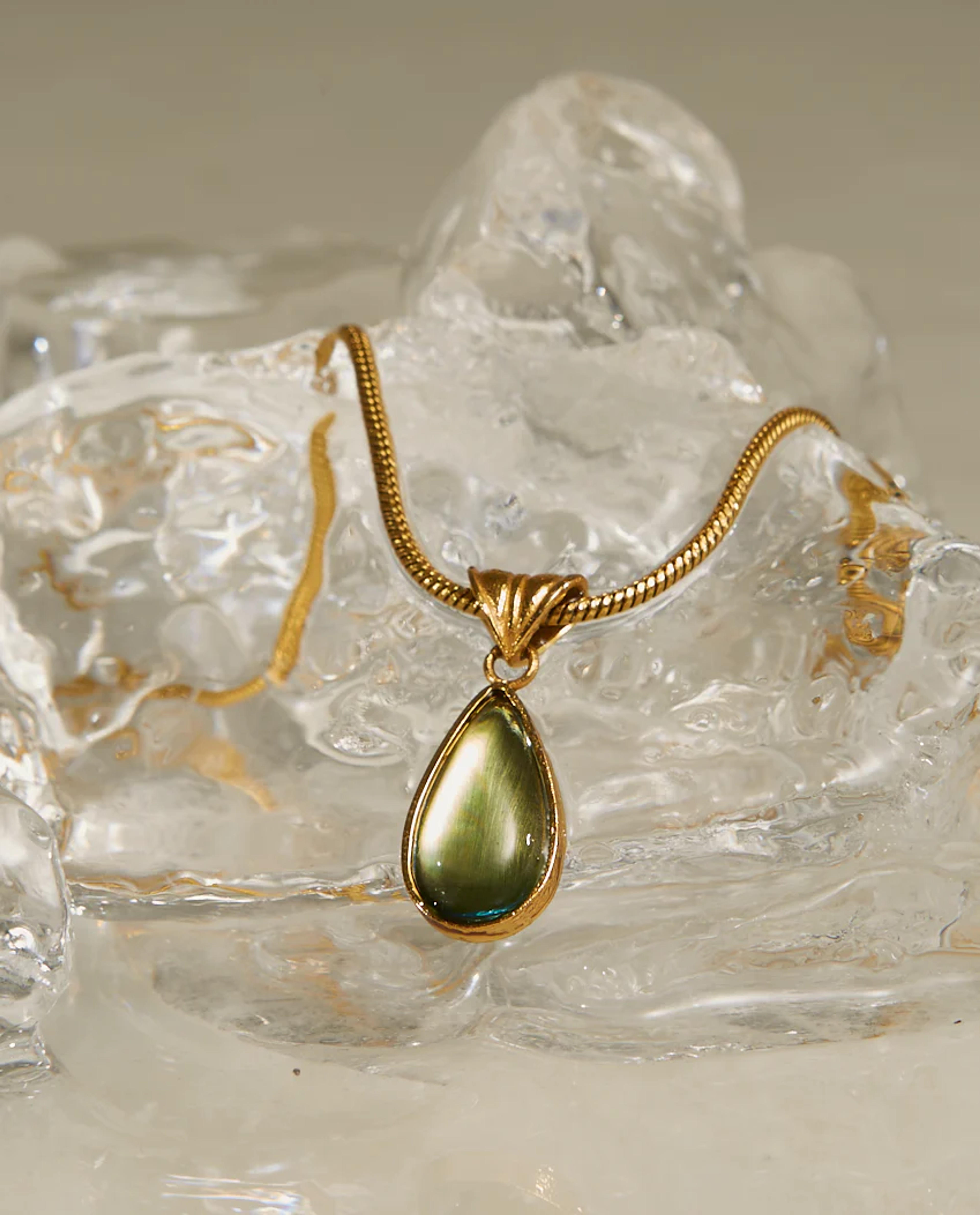 Waterdrop Necklace | En Route Jewelry