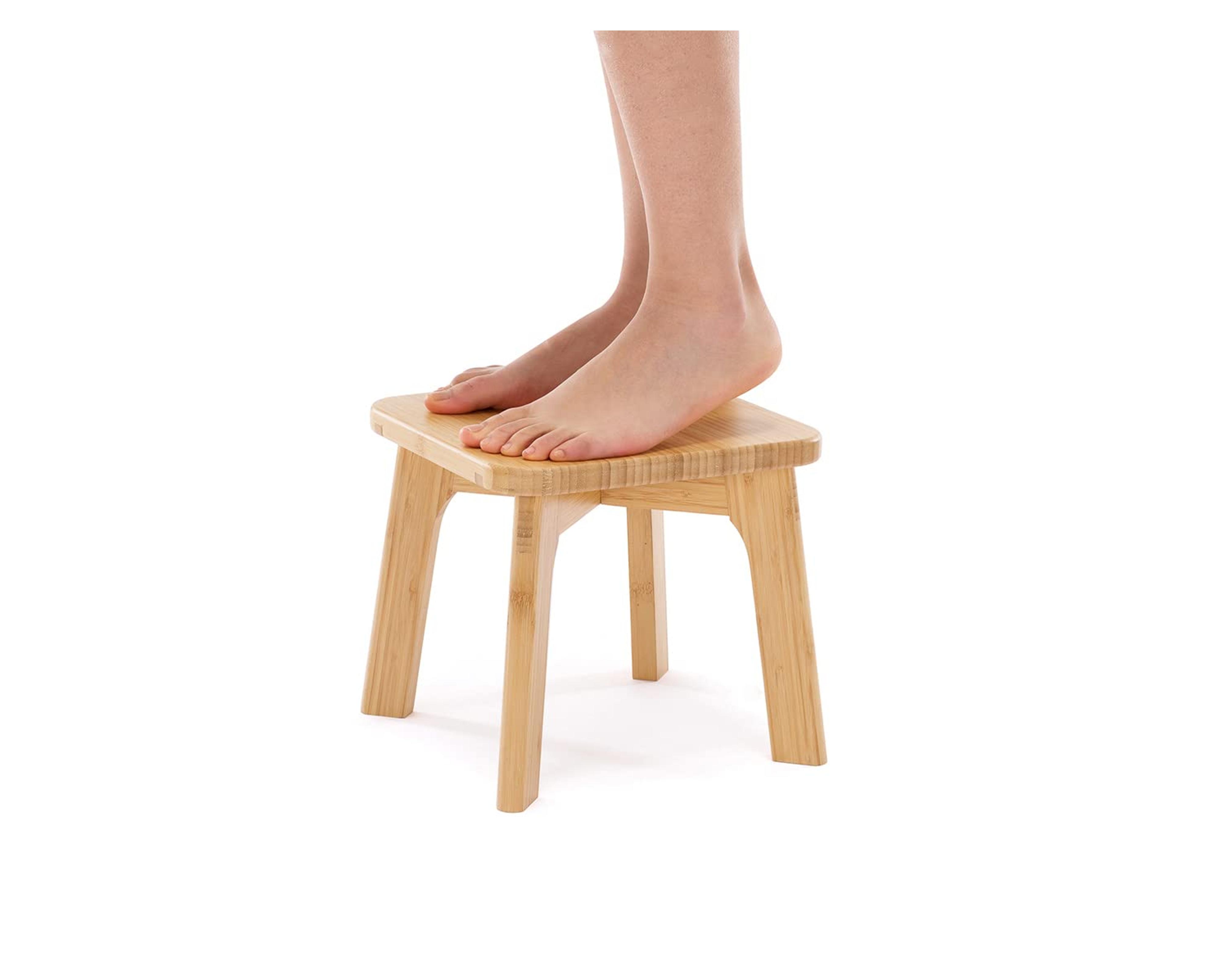 PELYN Bamboo Wooden Mini Step Stool with Non-Slip Rubber Feet, Small Step Foot Stools for Bedroom Kitchen Bathroom, Holds up to 300lbs, Sturdy and Easy Assembly