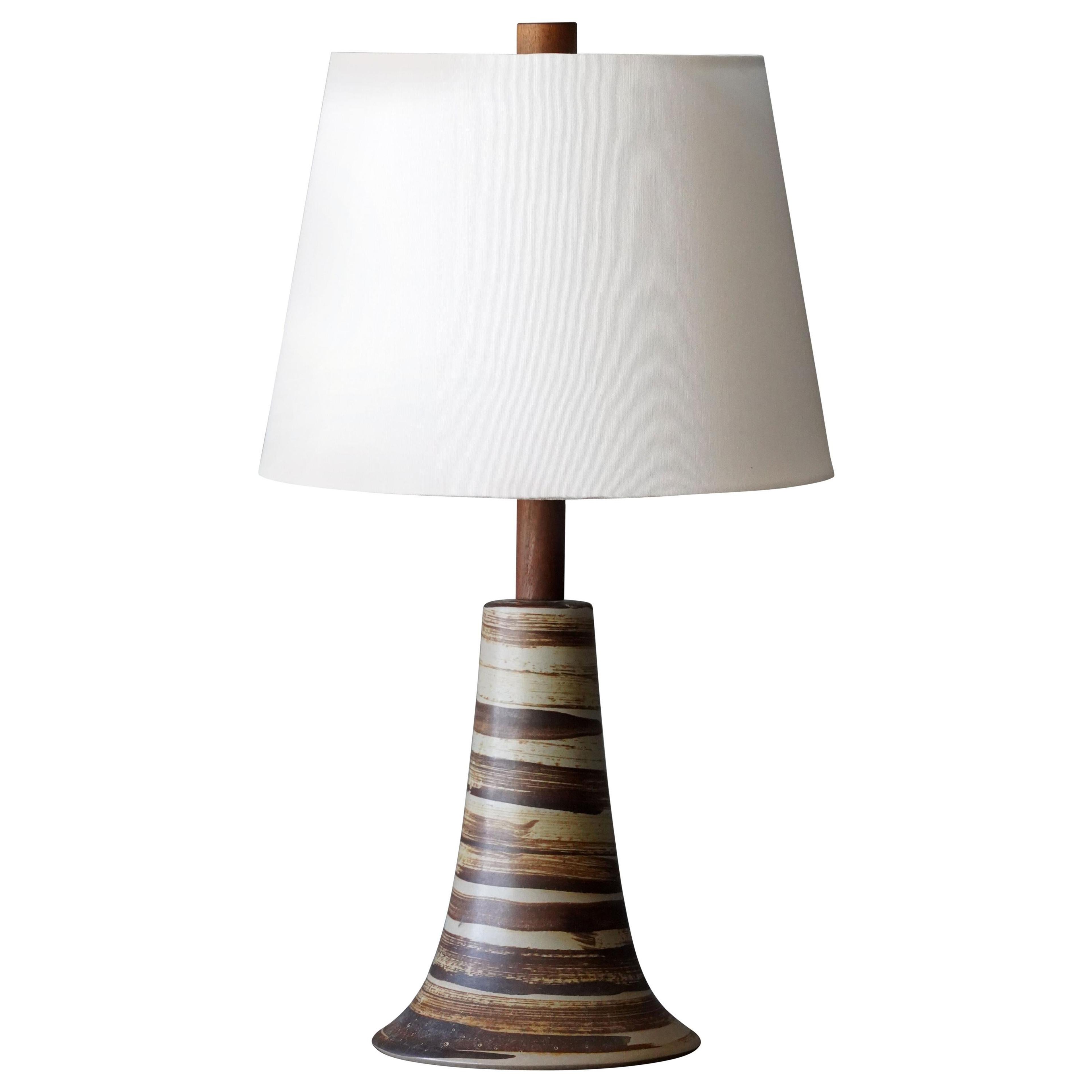 Jane and Gordon Martz, Table Lamp, Brown Ceramic, Walnut, Marshal Studios, 1950s For Sale at 1stDibs