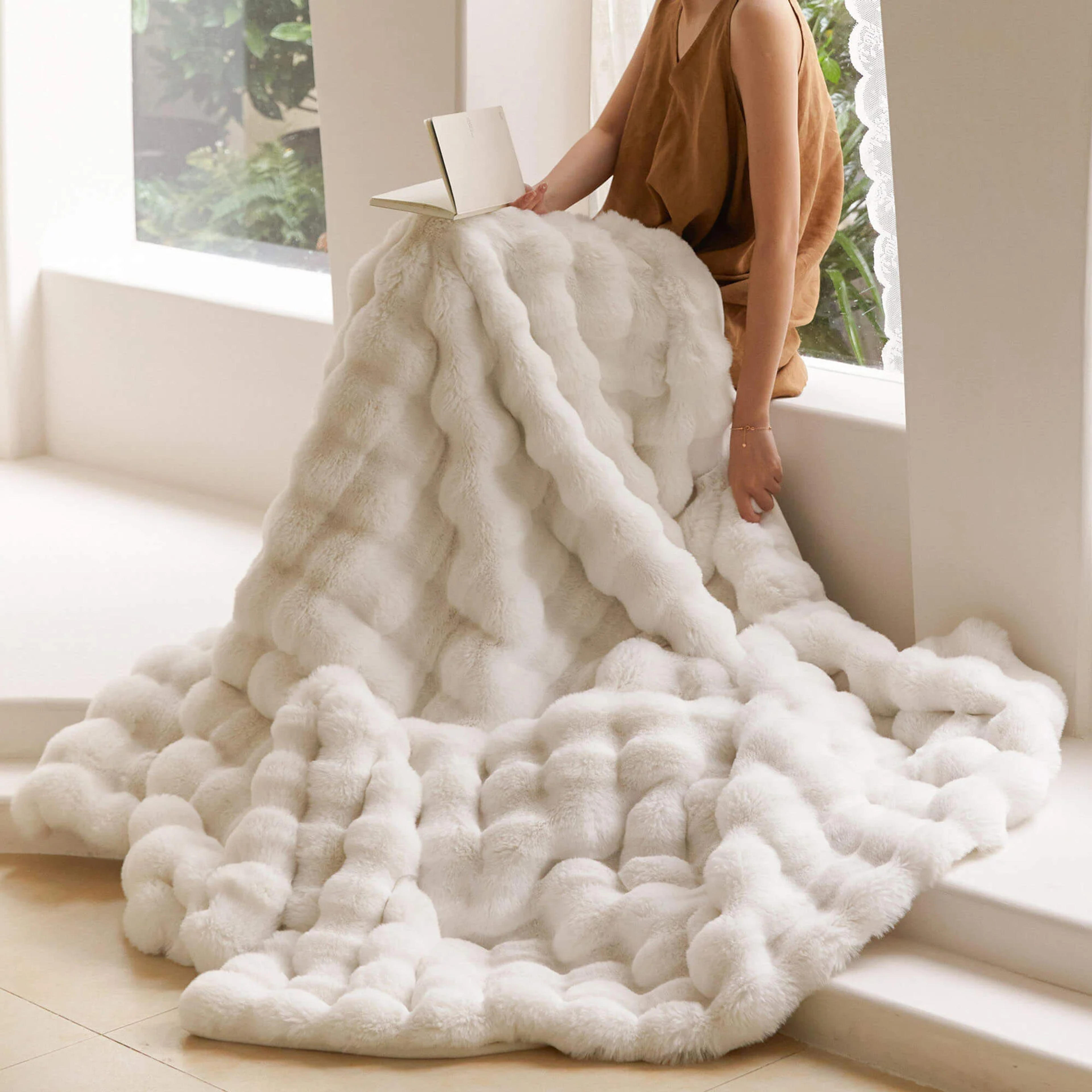 Faux Fur Blanket - Extra Soft Blanket - Machine Washable – KnitFirst