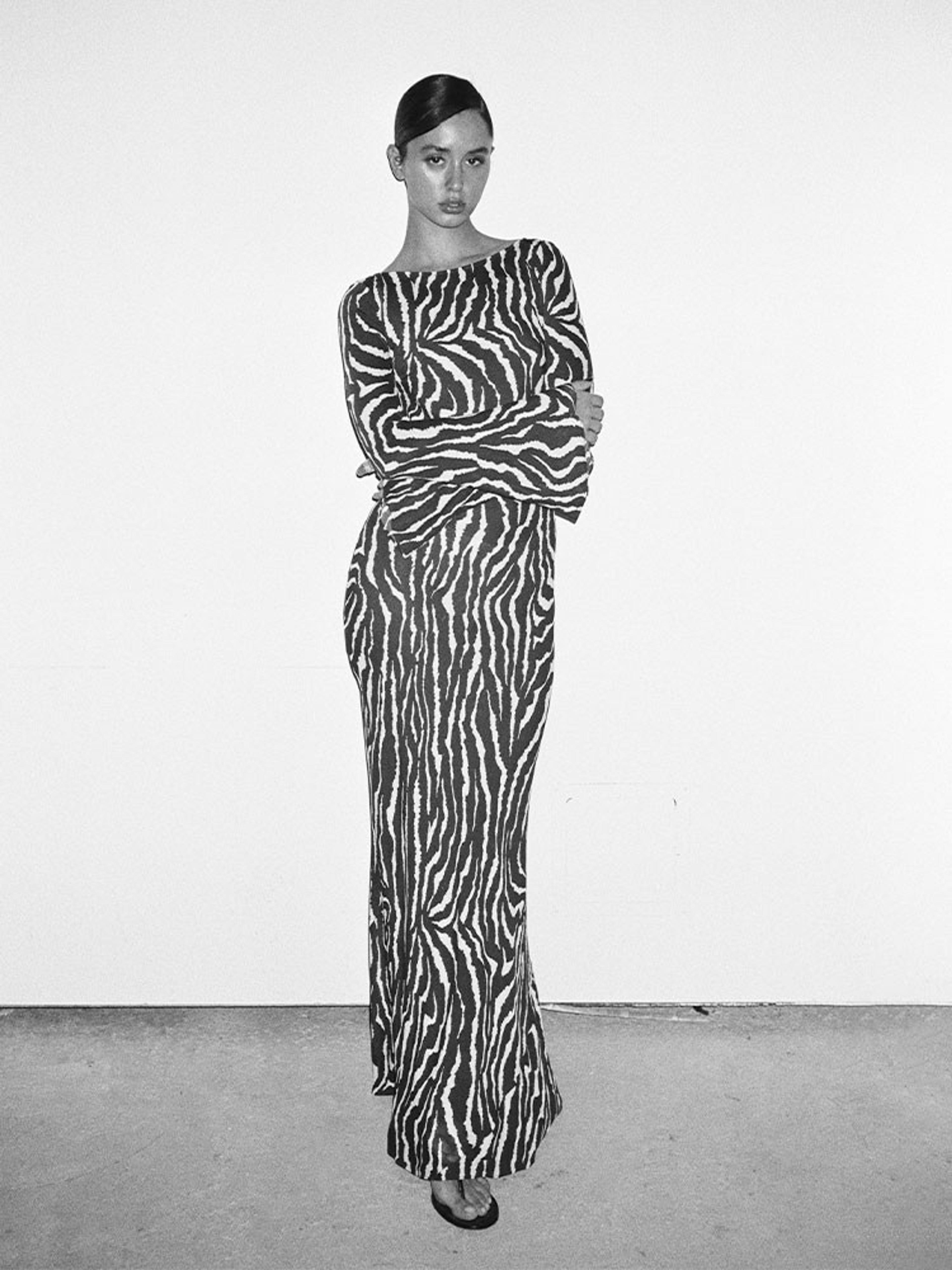 The Gia in Animal | Long Sleeve Silk Zebra Maxi Dress | Réalisation Par