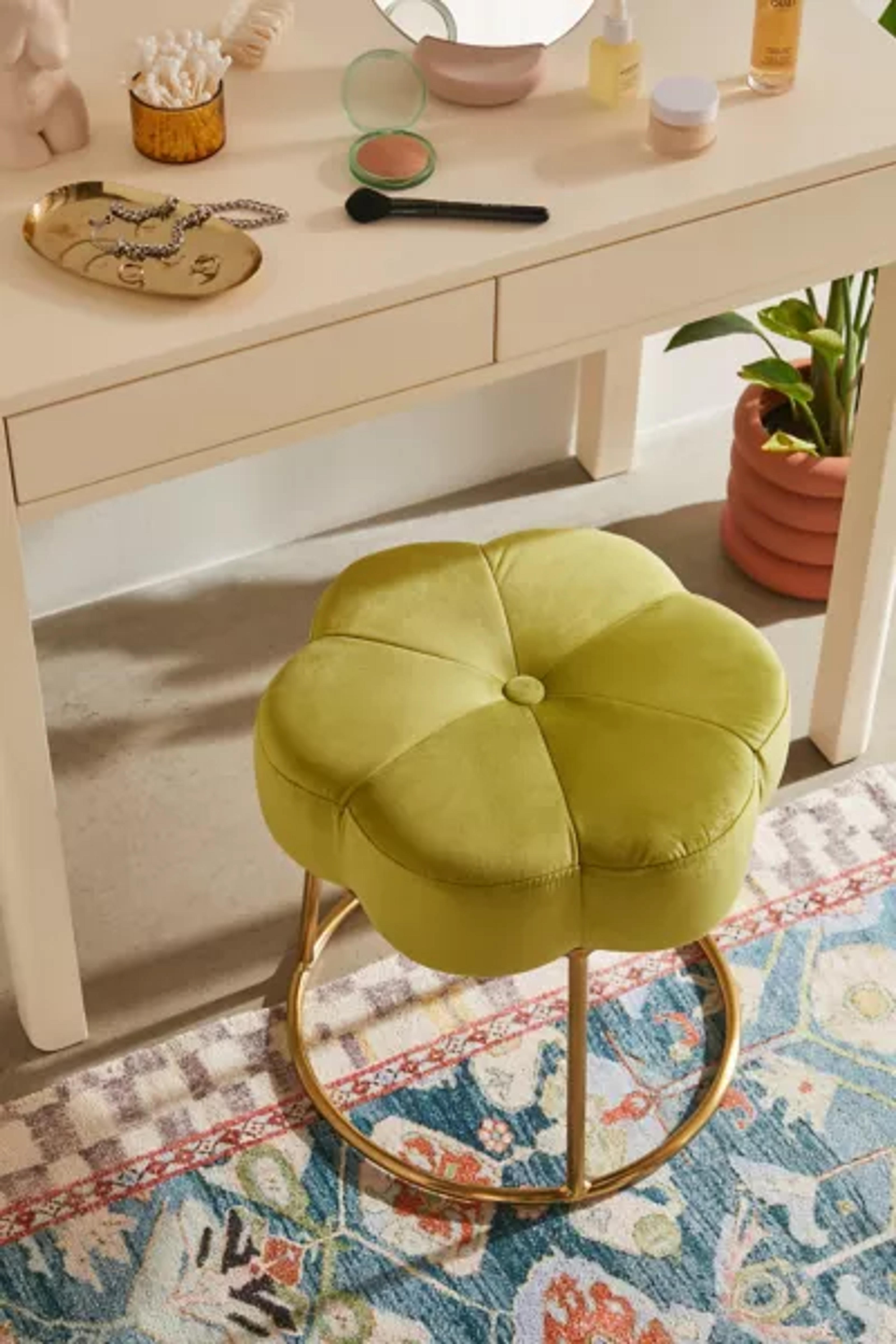 Ciara Flower Vanity Stool | Urban Outfitters