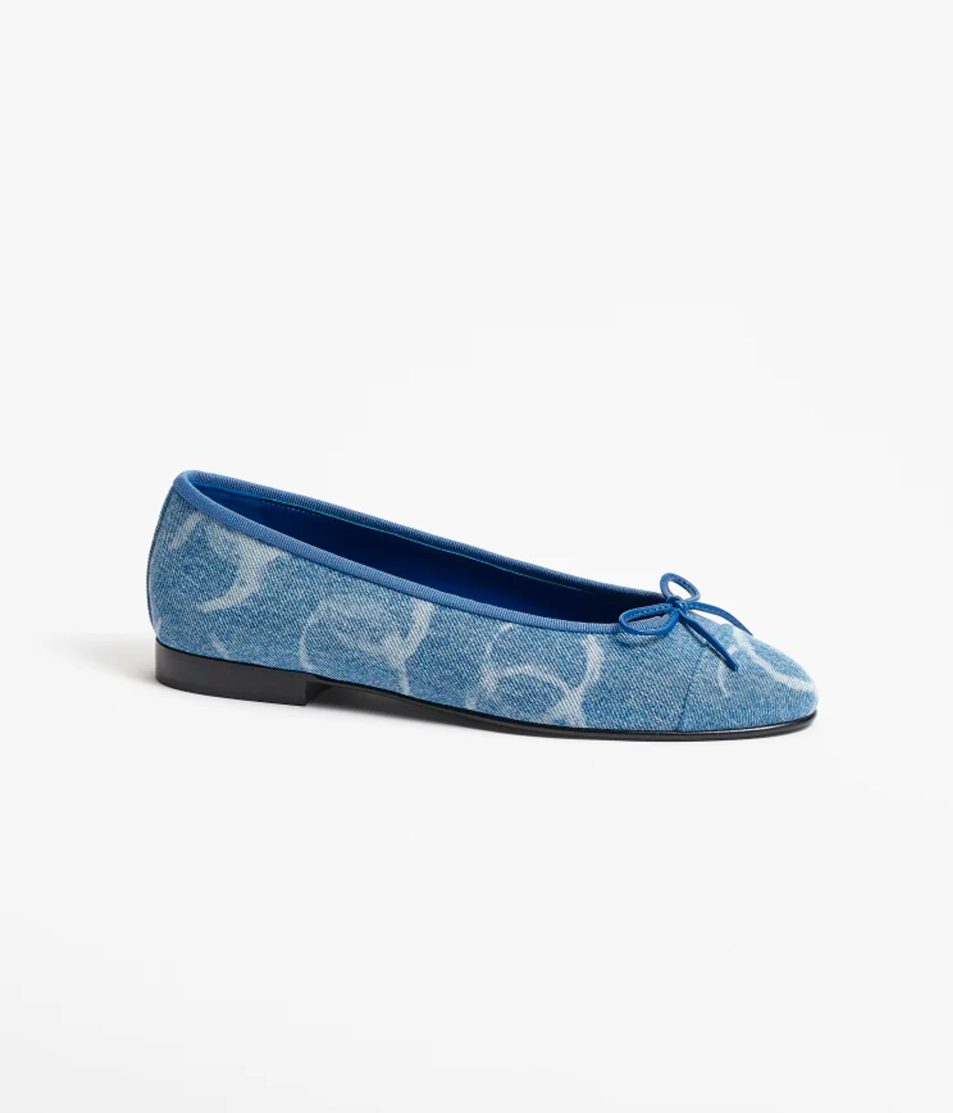 Ballet flats - Printed denim, light blue & white — Fashion | CHANEL