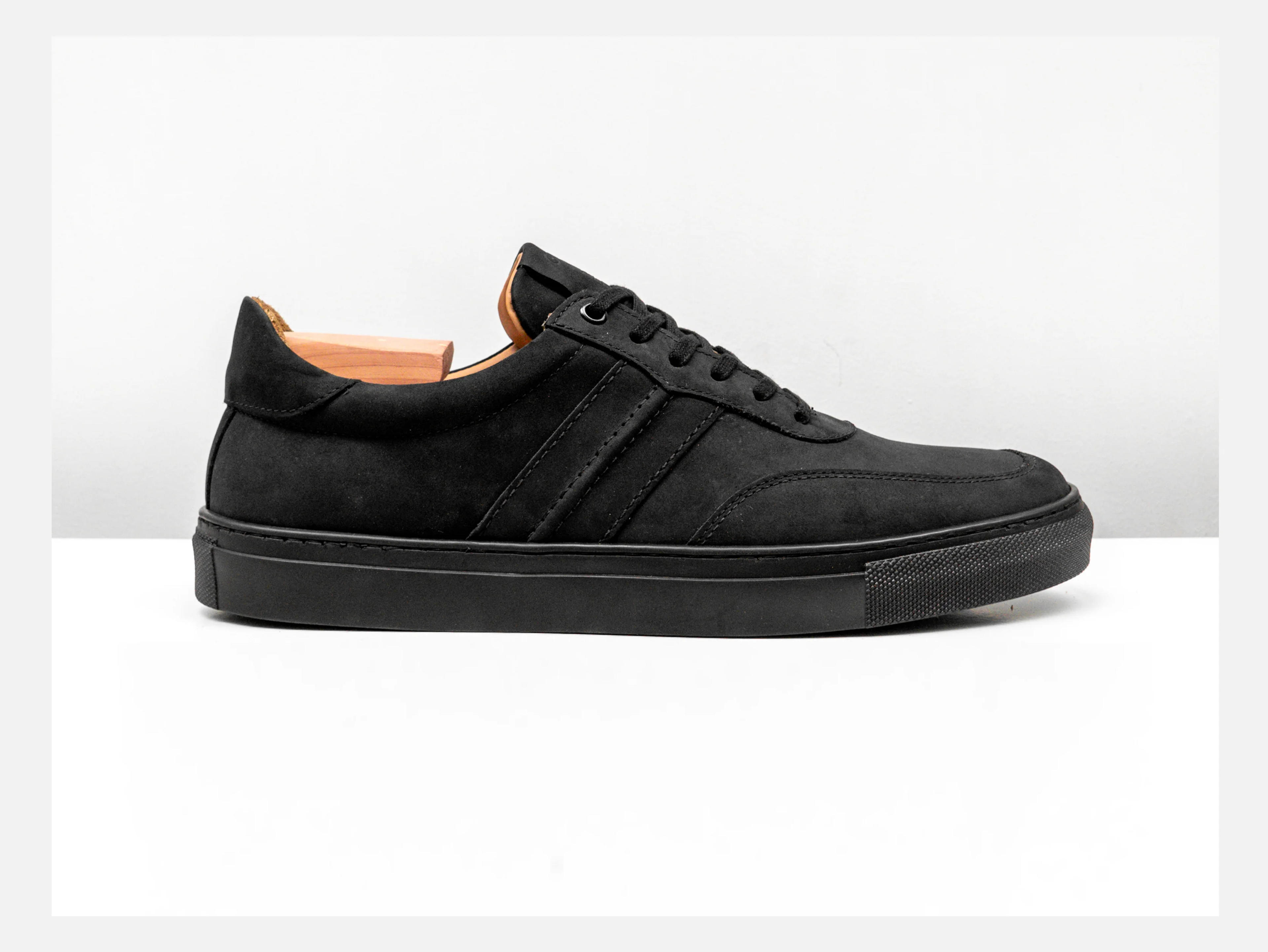 The Boulsover - Nubuck Black