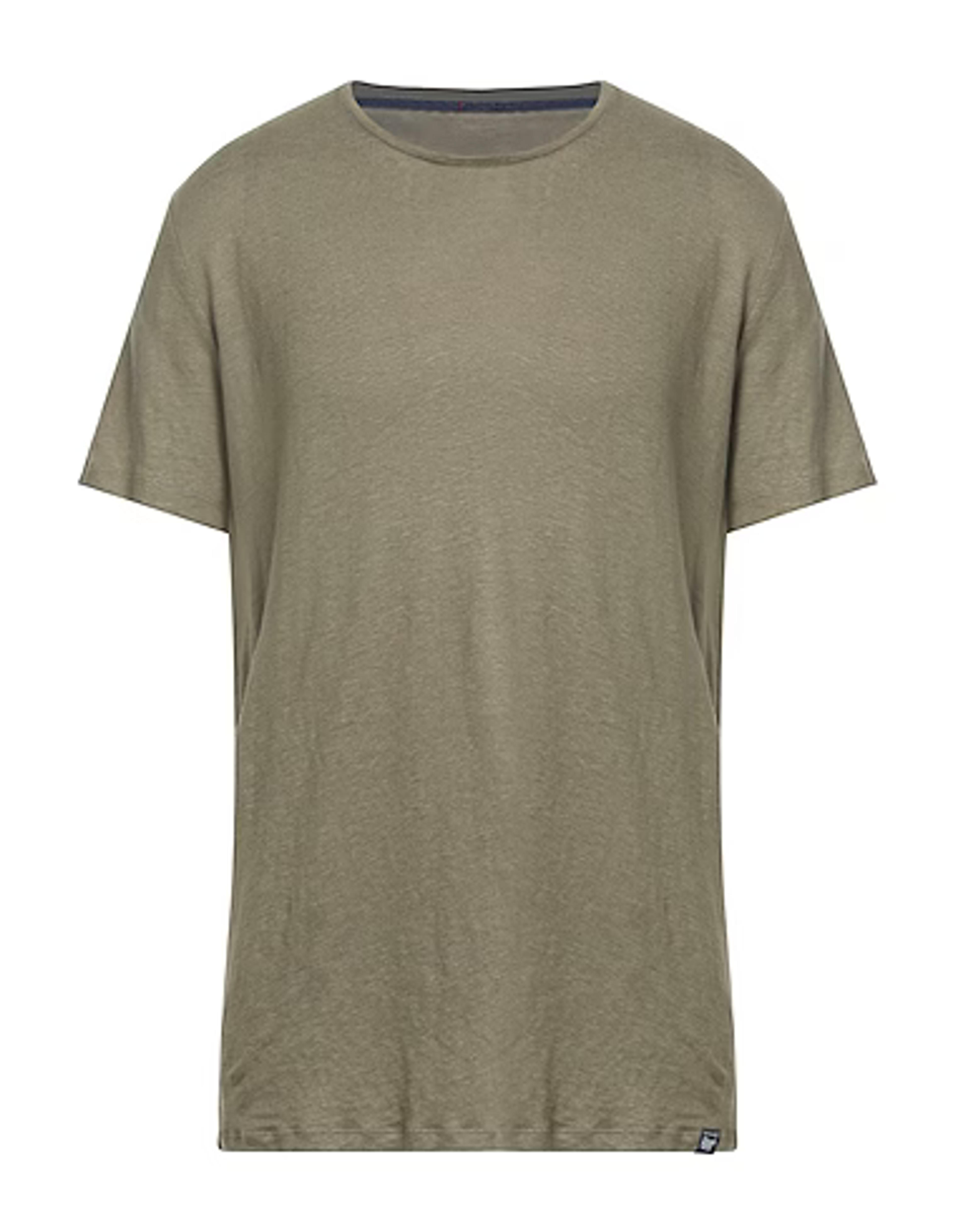 WOOLRICH | Military green Men‘s T-shirt | YOOX