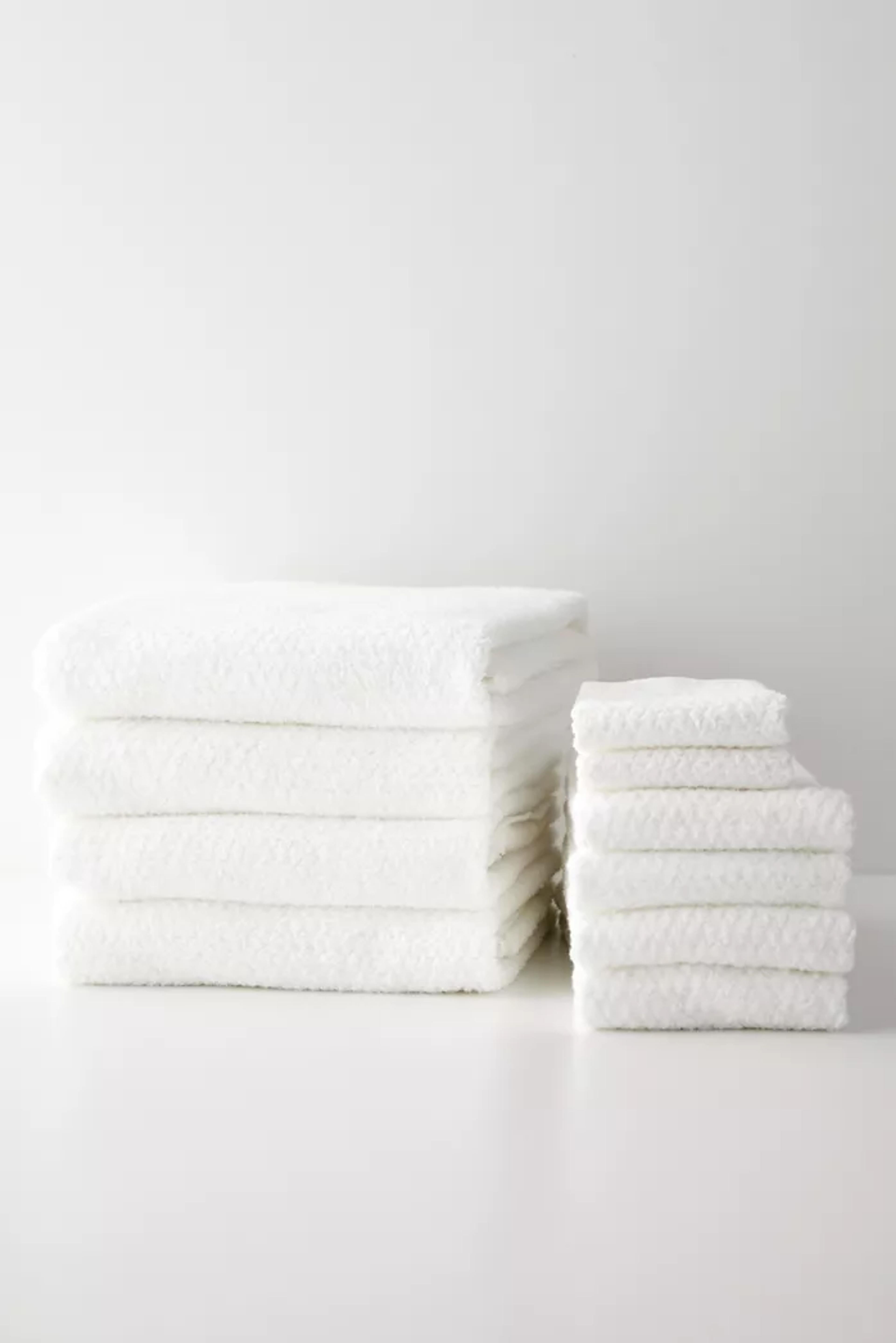 Everplush 10-Piece Diamond Jacquard Bath Towel Set | Urban Outfitters